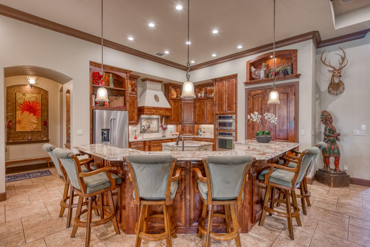 178 Sleepy Oaks Dr, Kingsland, TX 78639