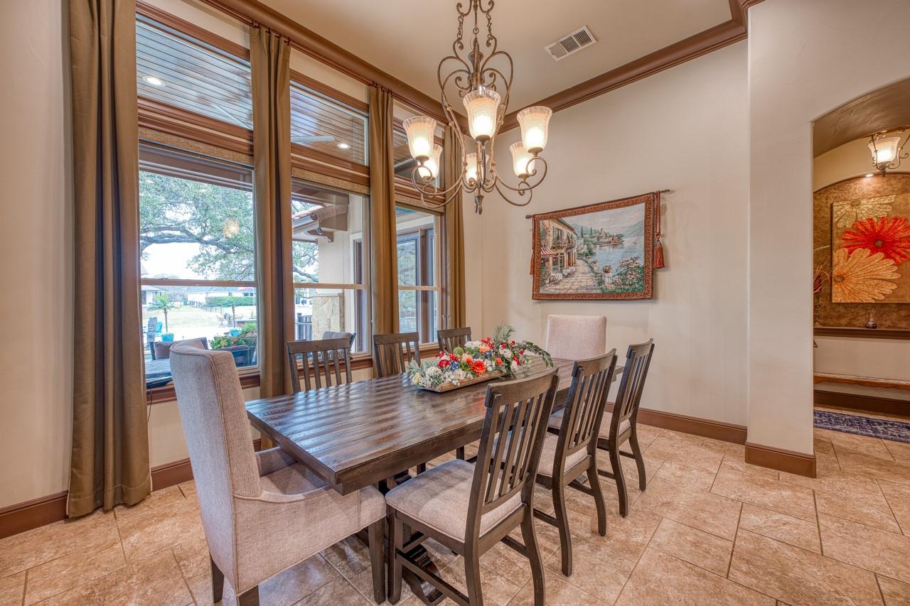 178 Sleepy Oaks Dr, Kingsland, TX 78639