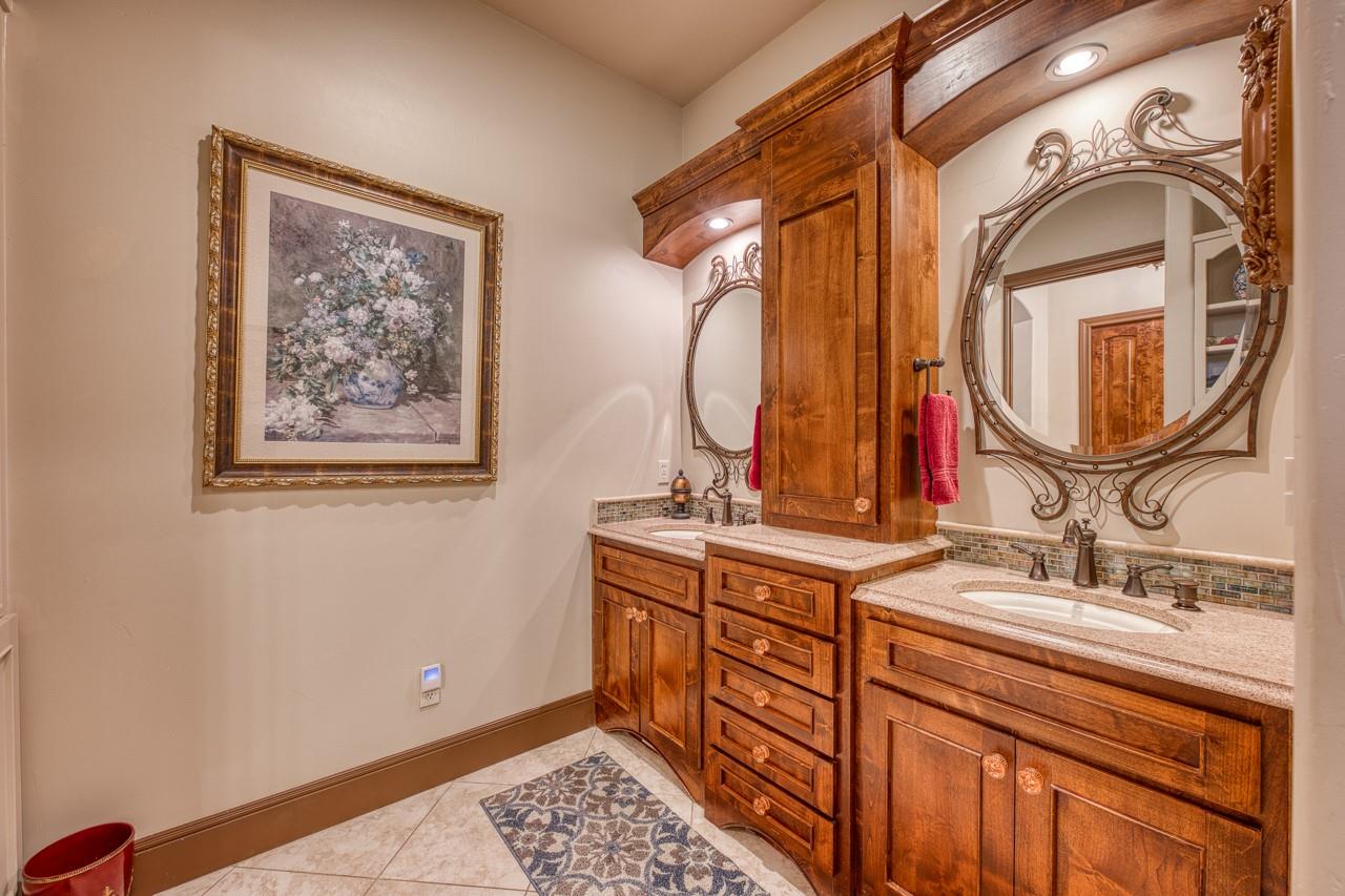 178 Sleepy Oaks Dr, Kingsland, TX 78639