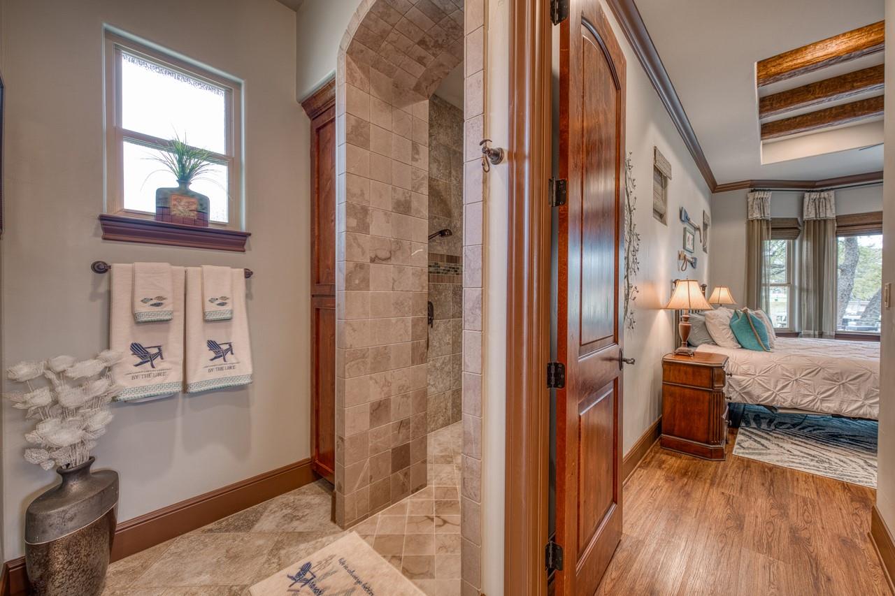 178 Sleepy Oaks Dr, Kingsland, TX 78639