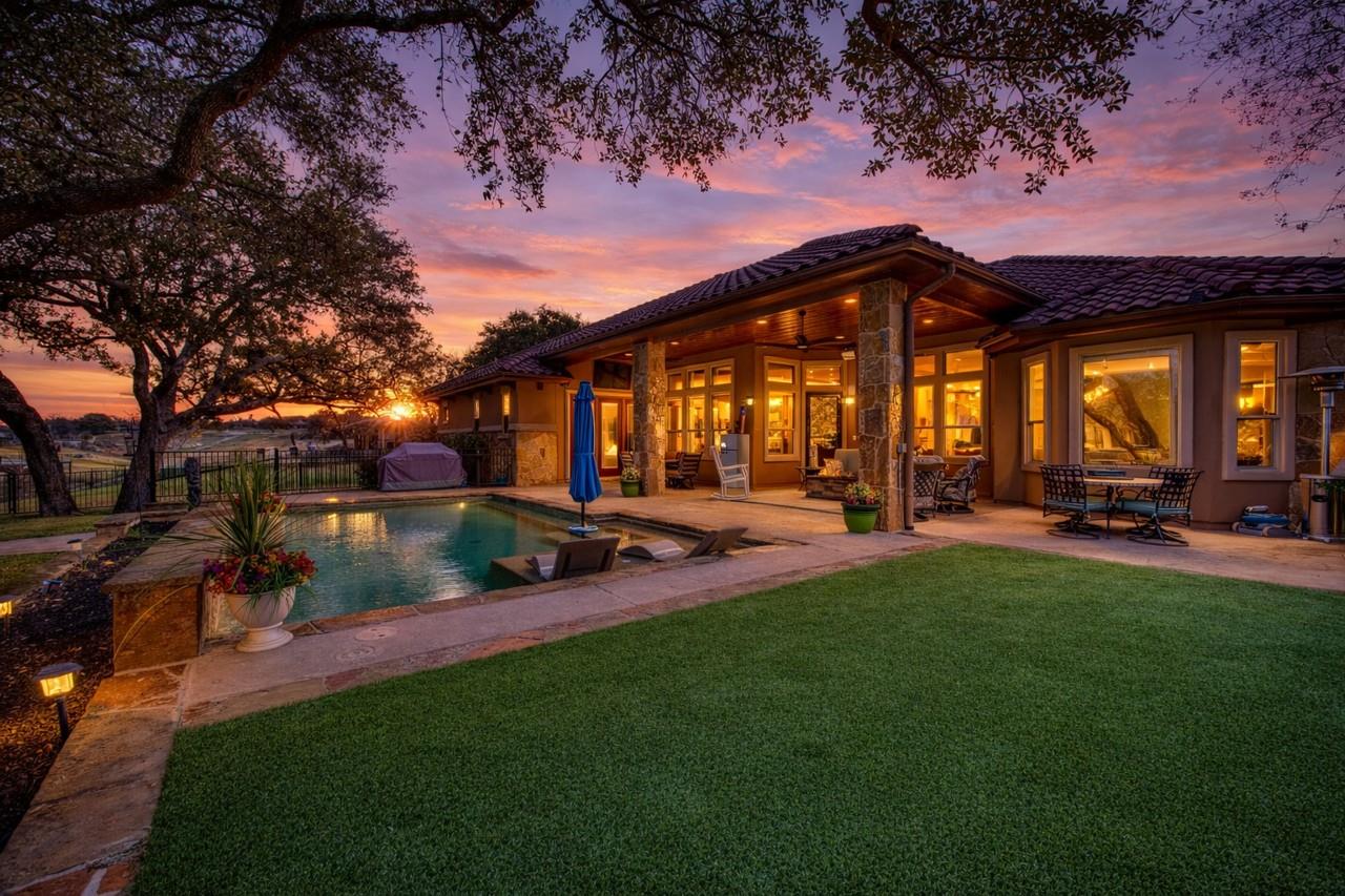 178 Sleepy Oaks Dr, Kingsland, TX 78639