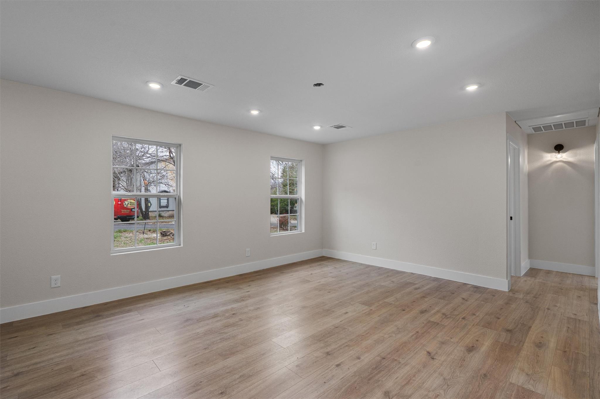 8801 Little Walnut Dr, Austin, TX 78753