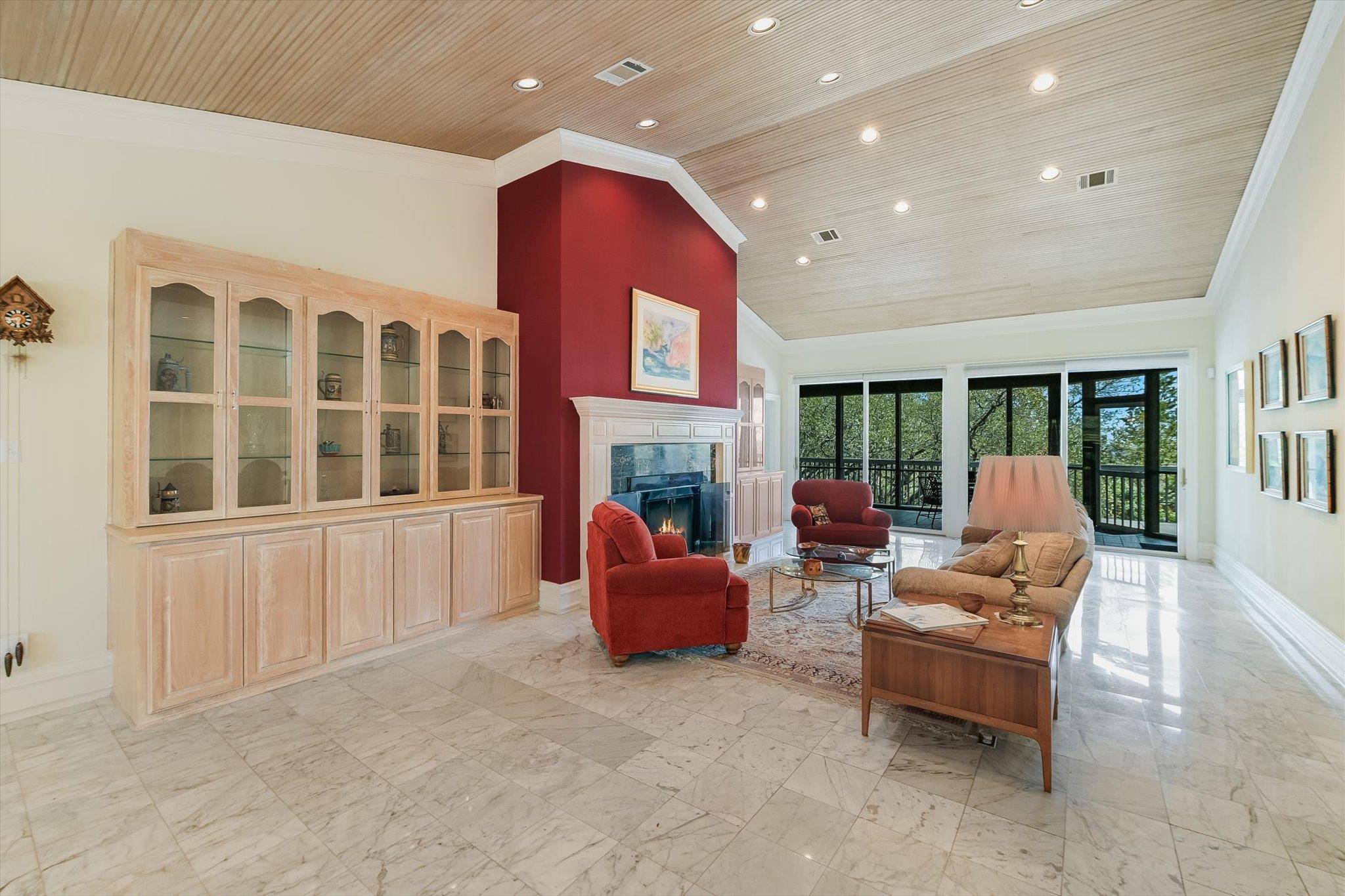 529 Buckeye Trl, West Lake Hills, TX 78746