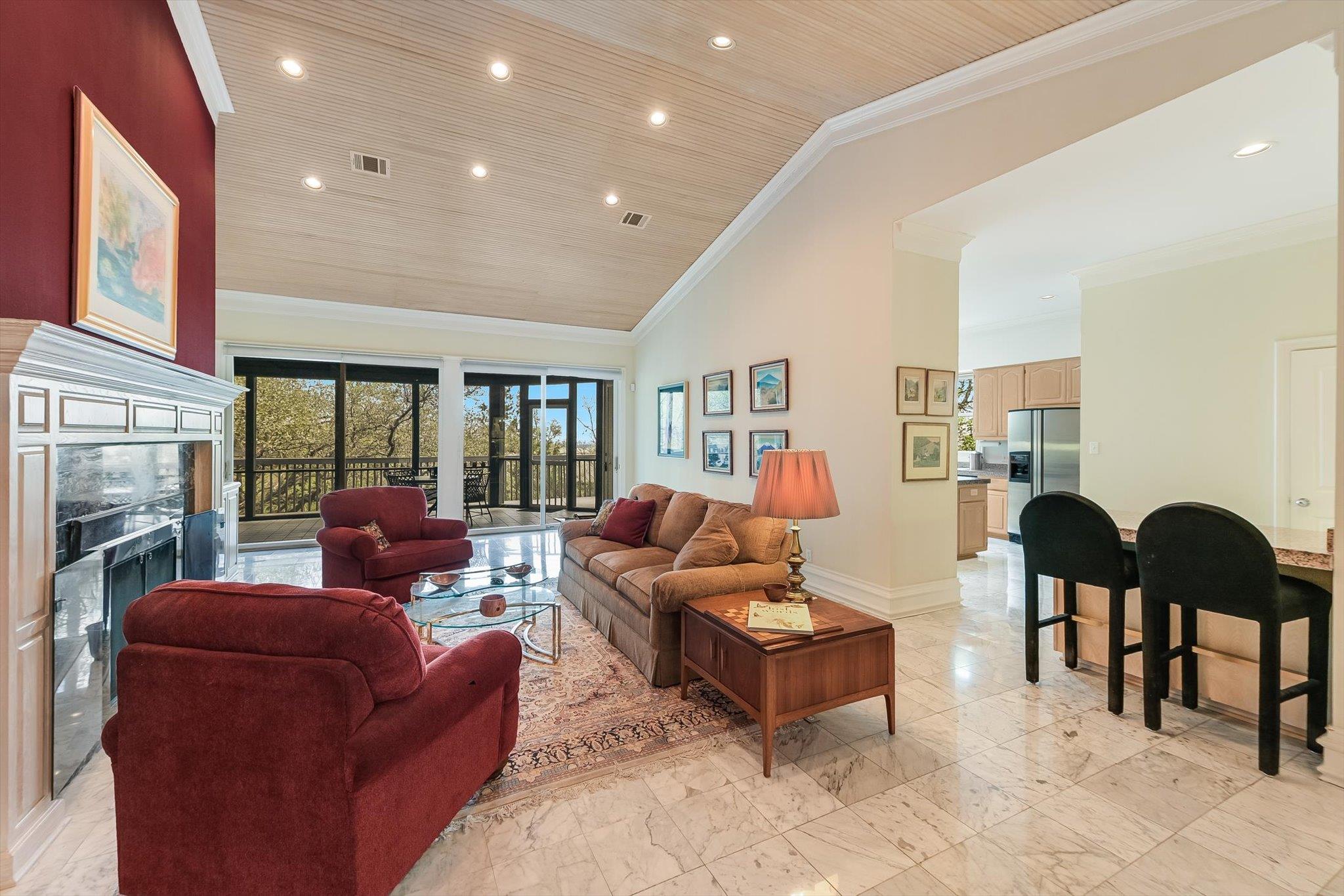 529 Buckeye Trl, West Lake Hills, TX 78746