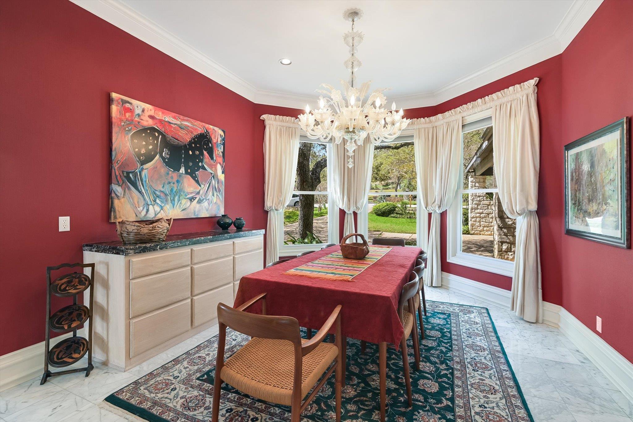 529 Buckeye Trl, West Lake Hills, TX 78746