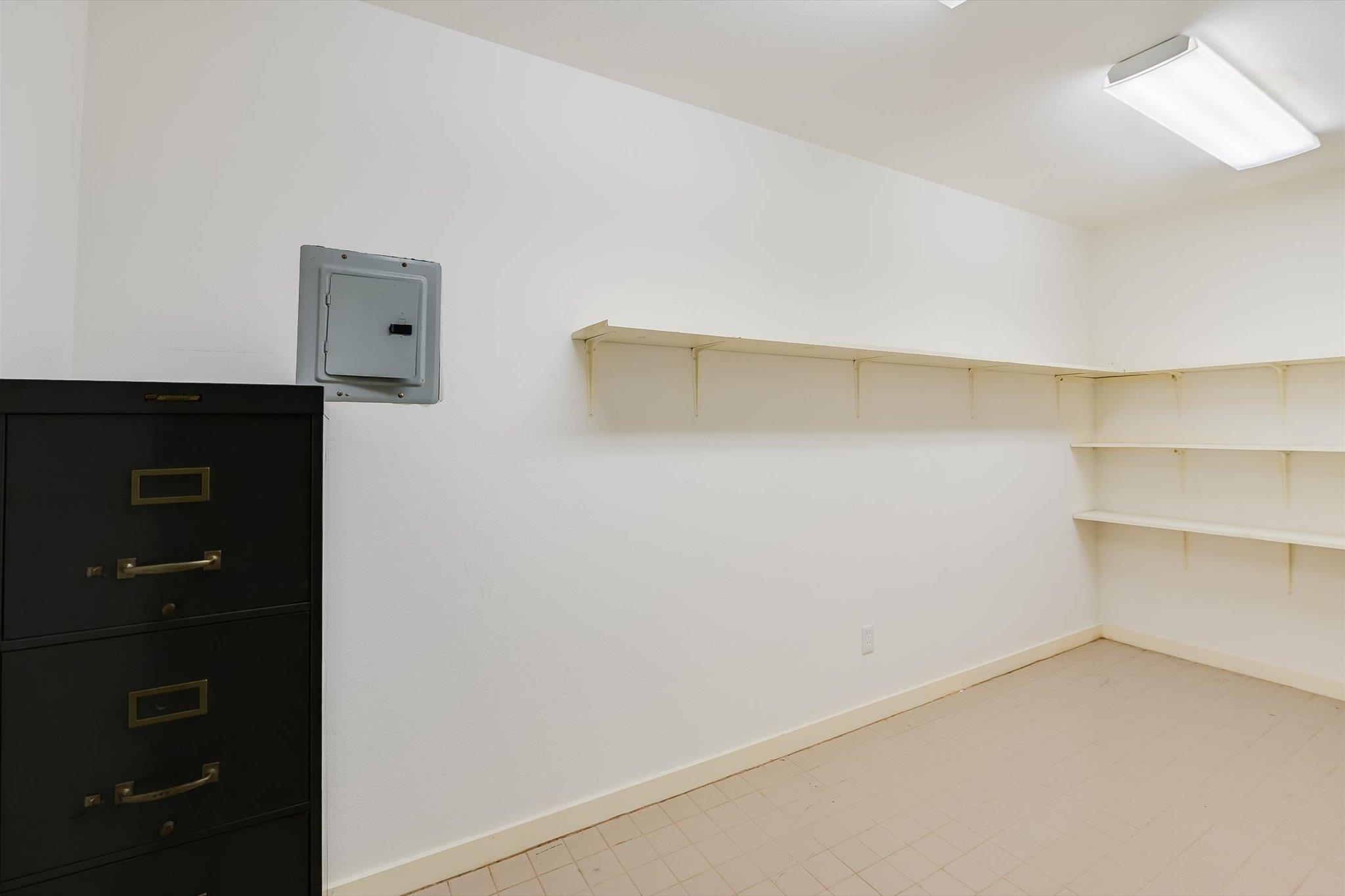 529 Buckeye Trl, West Lake Hills, TX 78746