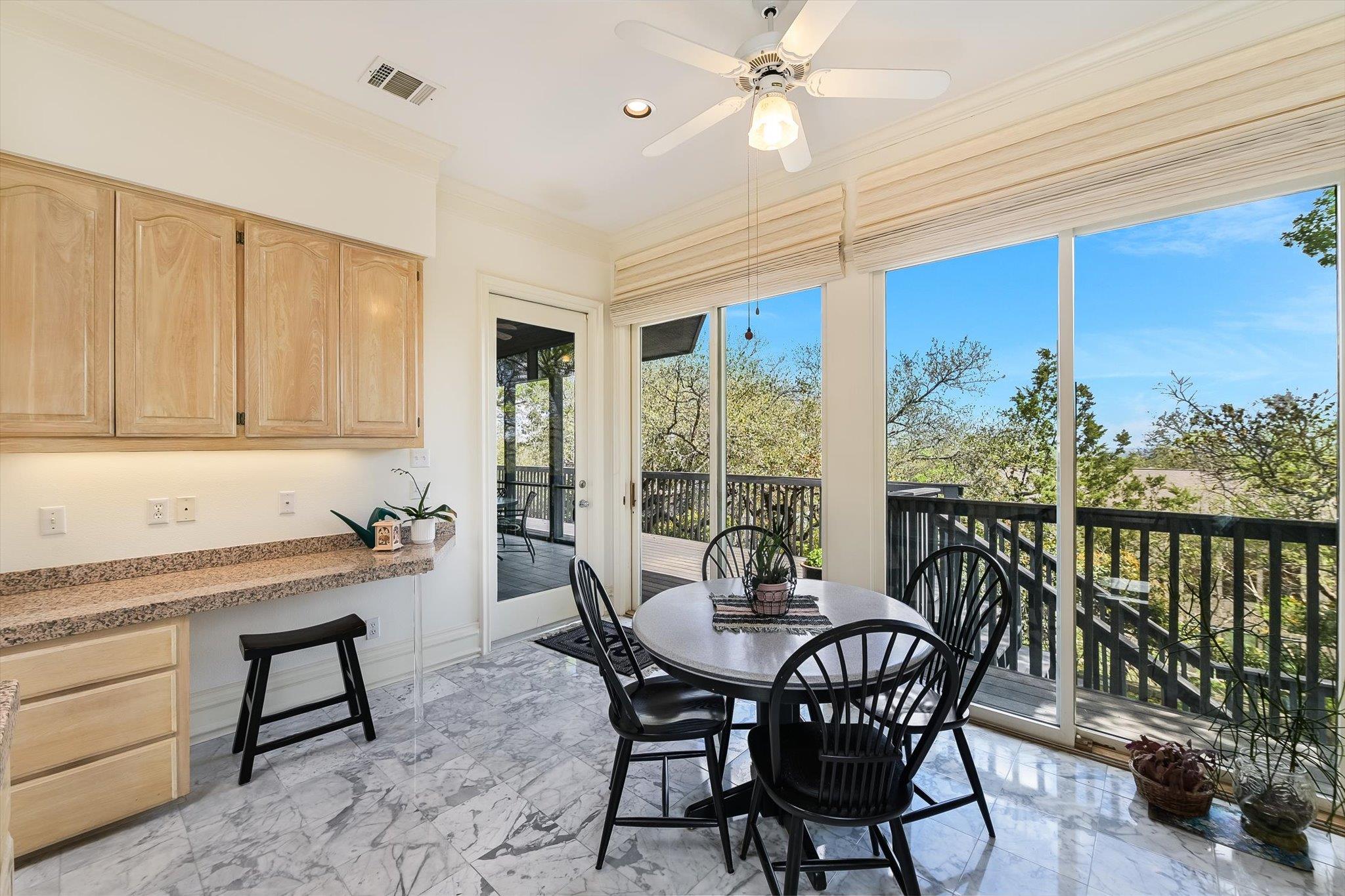 529 Buckeye Trl, West Lake Hills, TX 78746