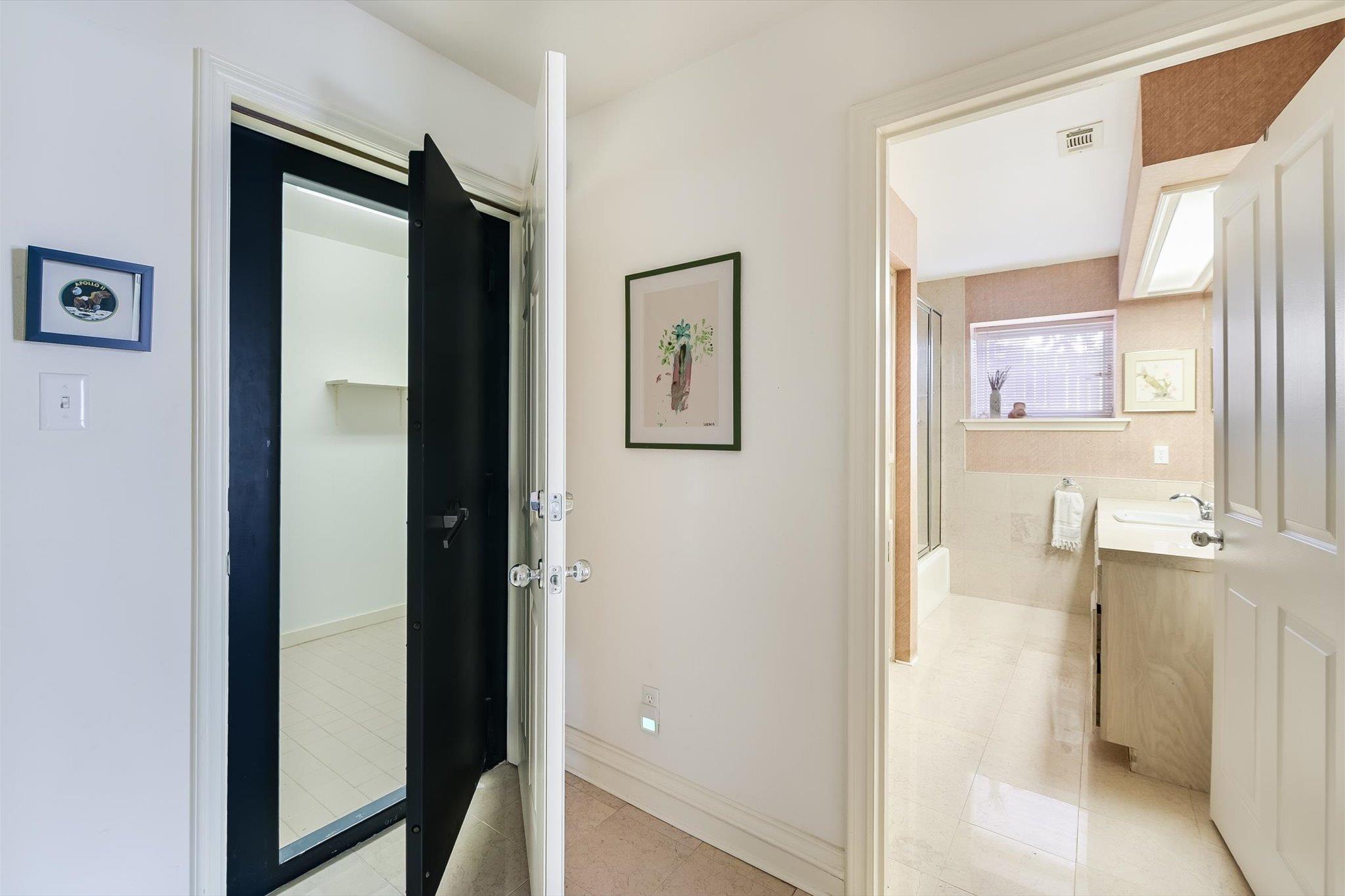 529 Buckeye Trl, West Lake Hills, TX 78746