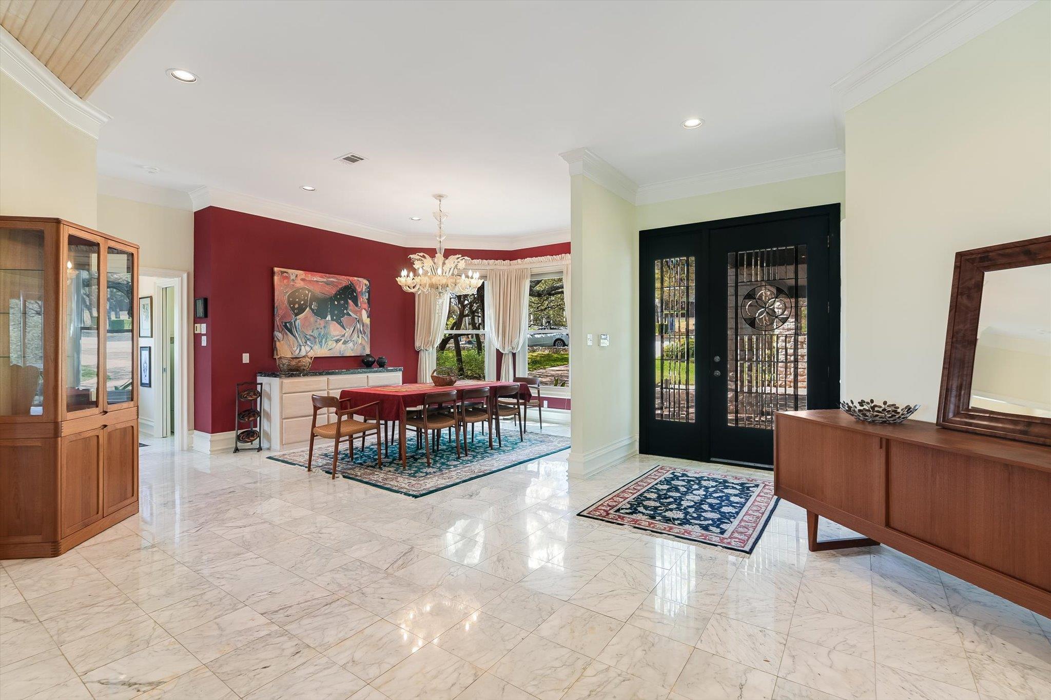 529 Buckeye Trl, West Lake Hills, TX 78746