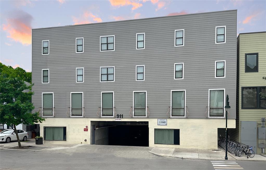 911 W 22nd. St # 203, Austin, TX 78705