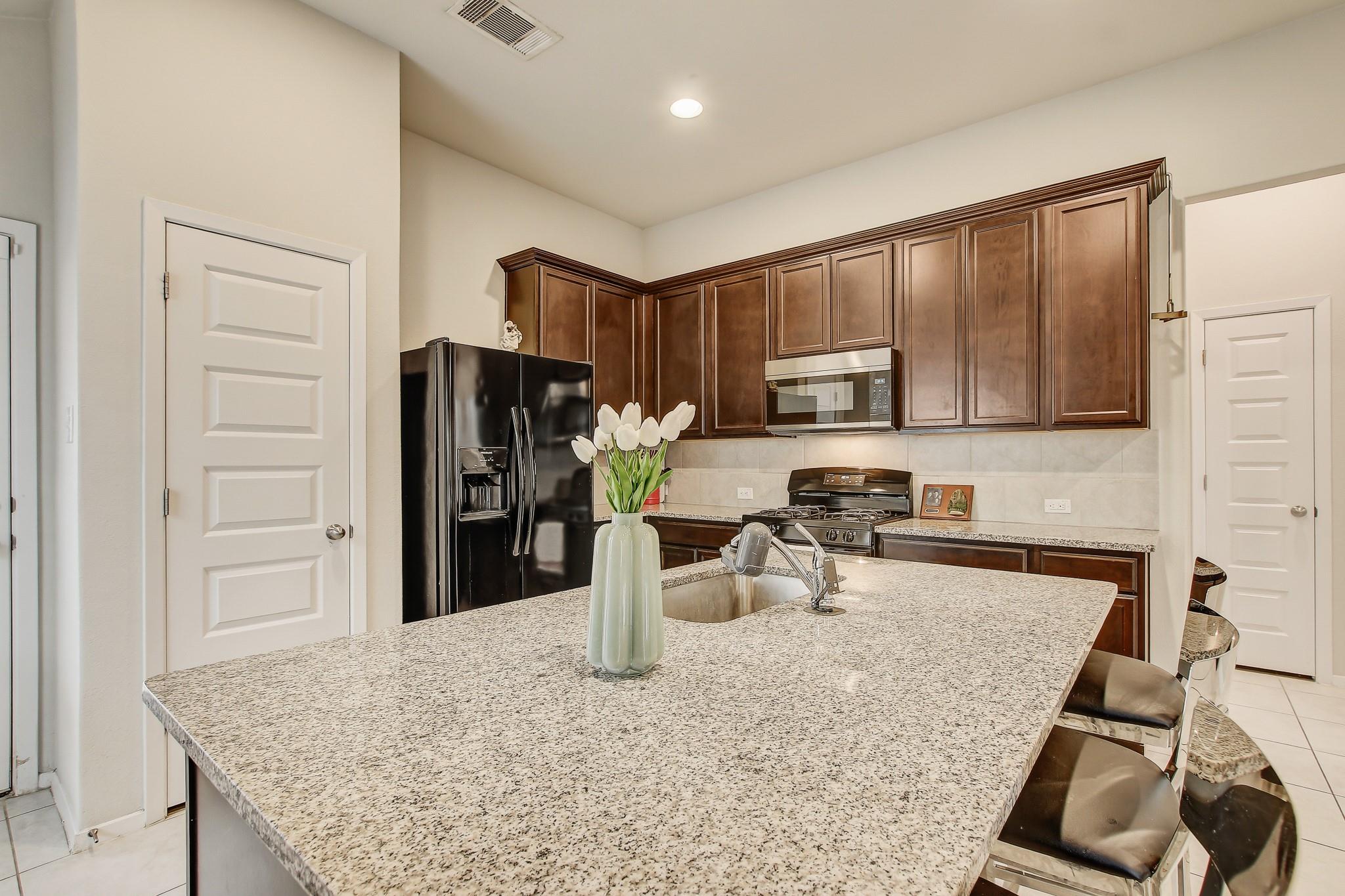 311 Trailside Ln, Bastrop, TX 78602