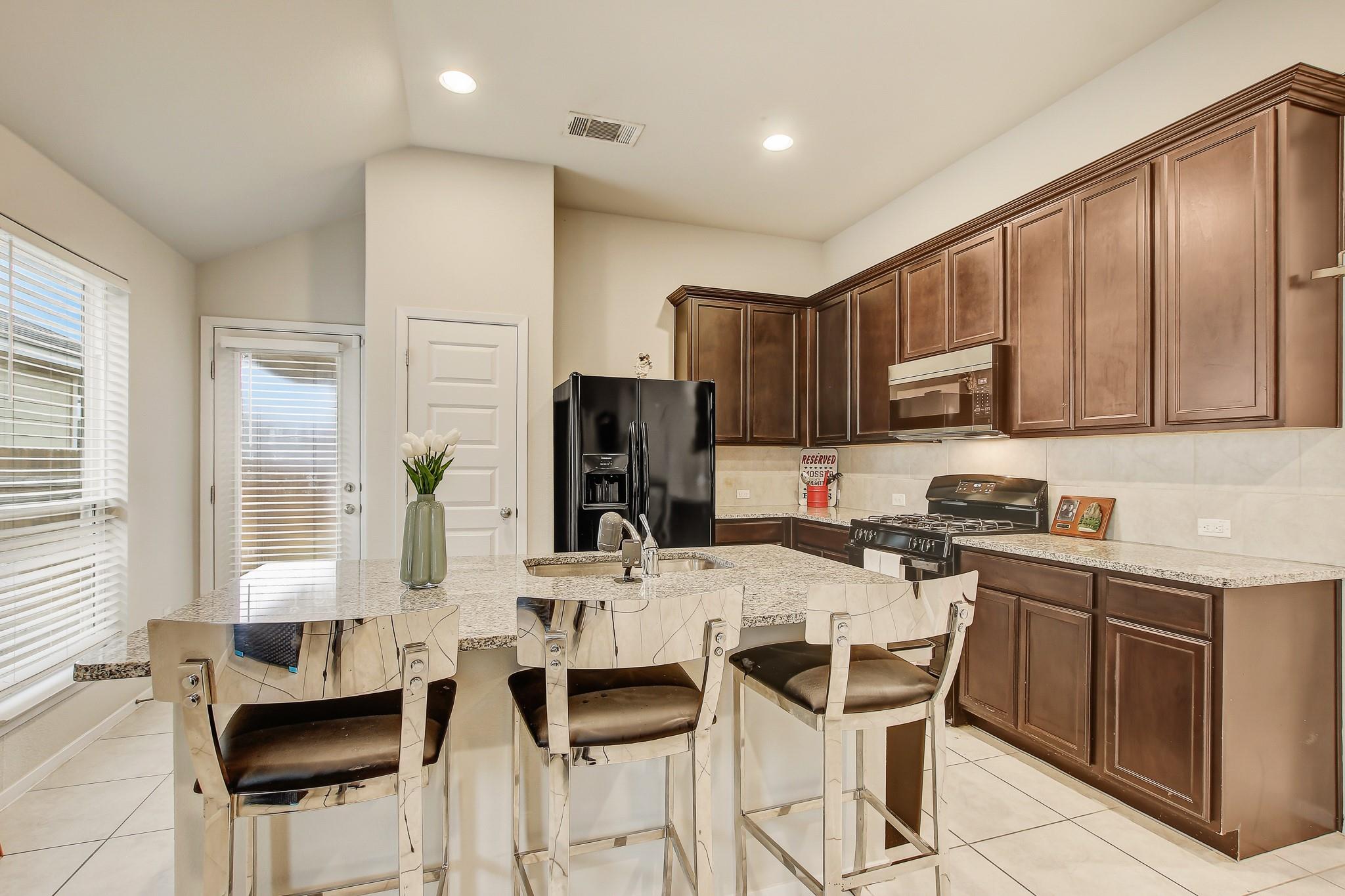 311 Trailside Ln, Bastrop, TX 78602