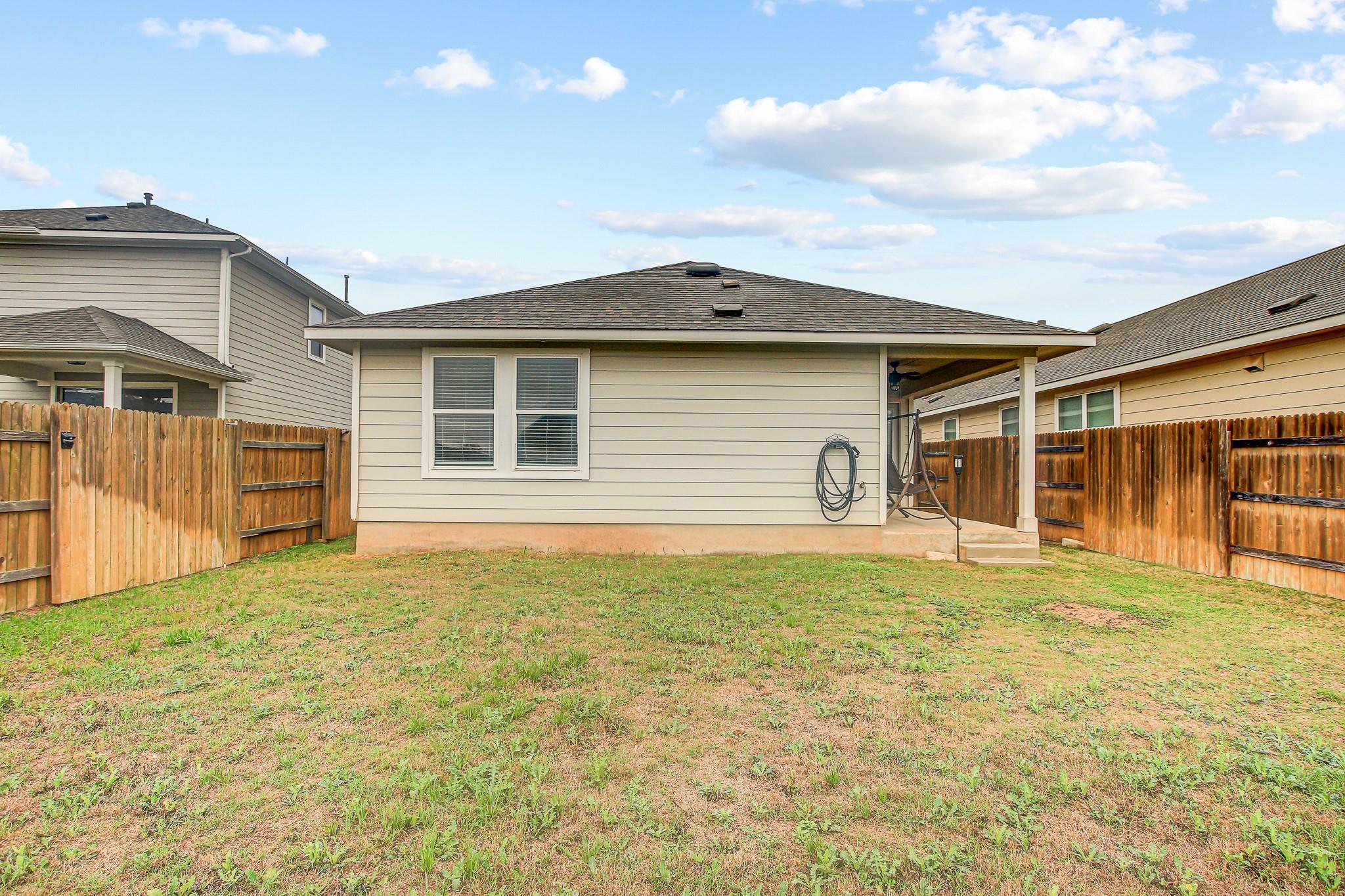 311 Trailside Ln, Bastrop, TX 78602