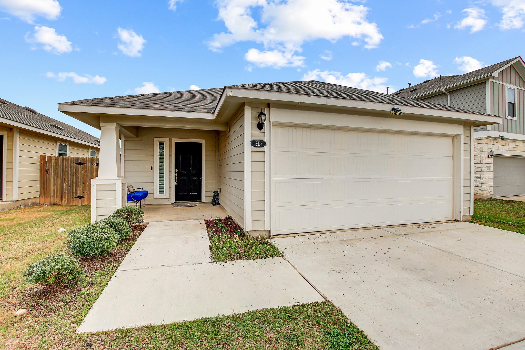 311 Trailside Ln, Bastrop, TX 78602