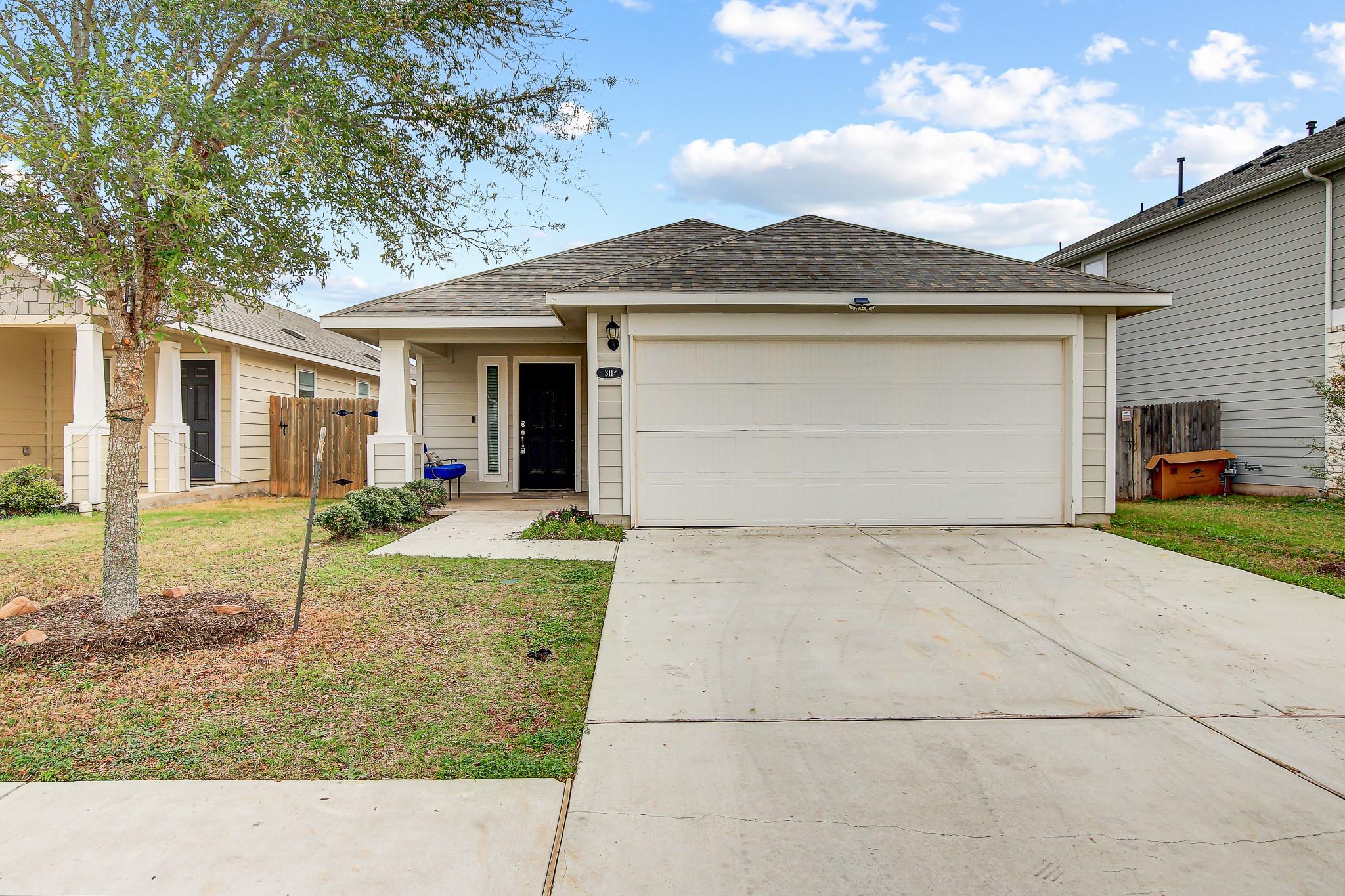 311 Trailside Ln, Bastrop, TX 78602