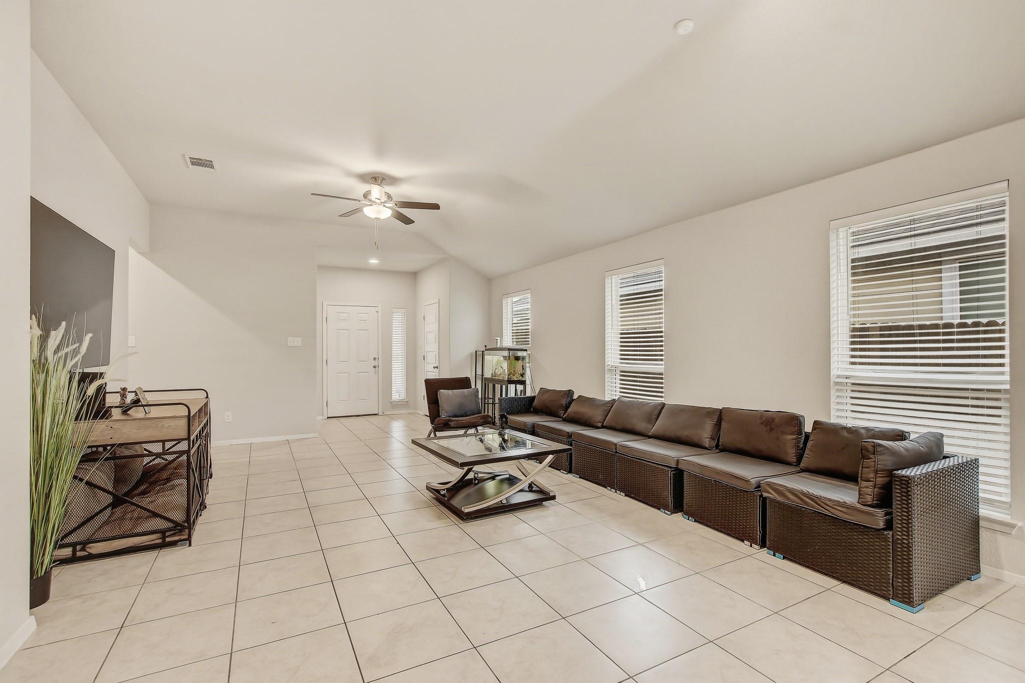 311 Trailside Ln, Bastrop, TX 78602