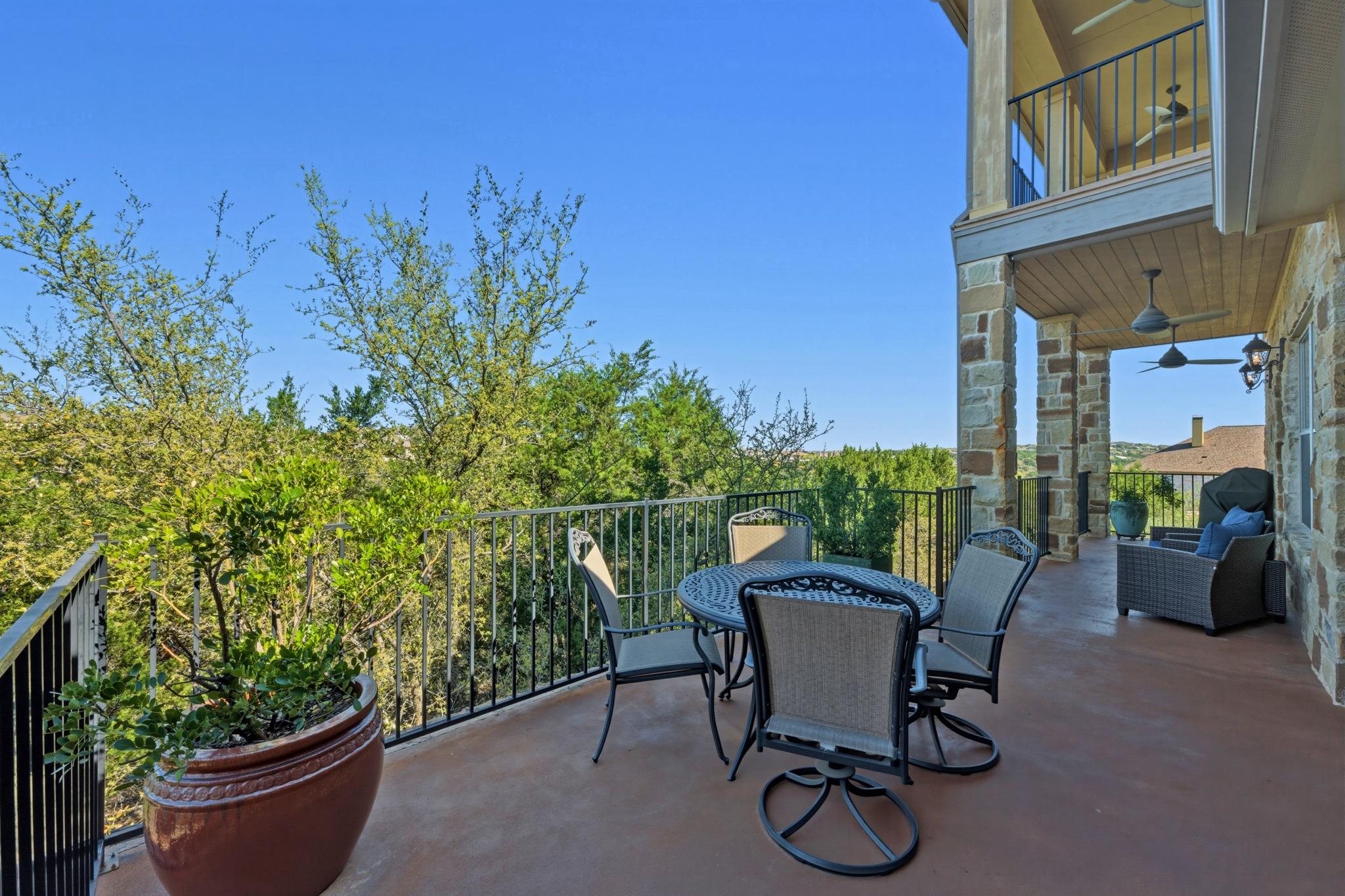 220 Tavish Trl, Lakeway, TX 78738