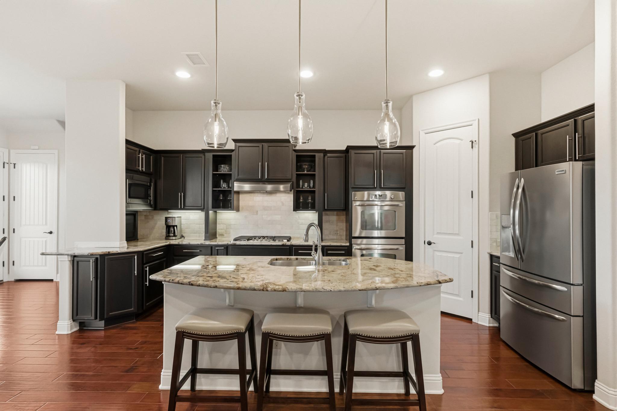 220 Tavish Trl, Lakeway, TX 78738