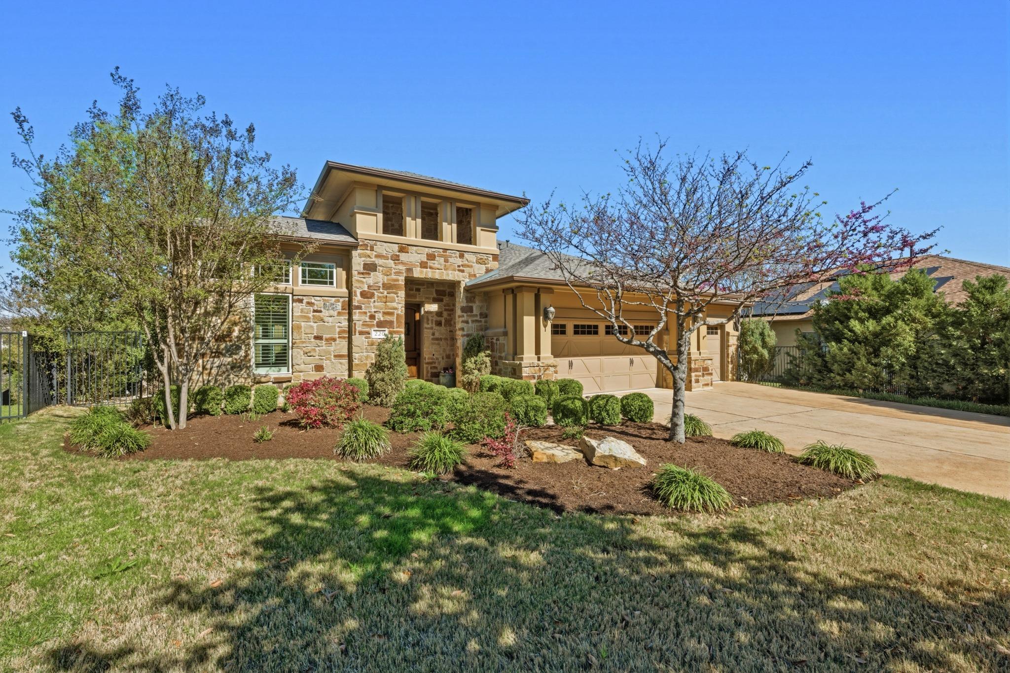 220 Tavish Trl, Lakeway, TX 78738