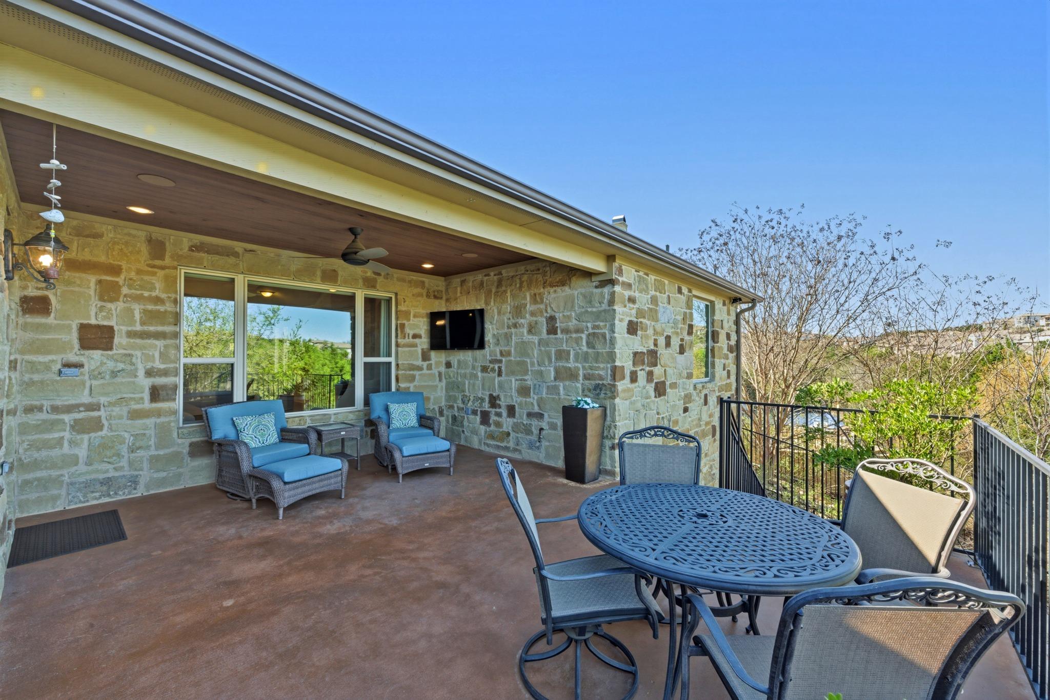 220 Tavish Trl, Lakeway, TX 78738