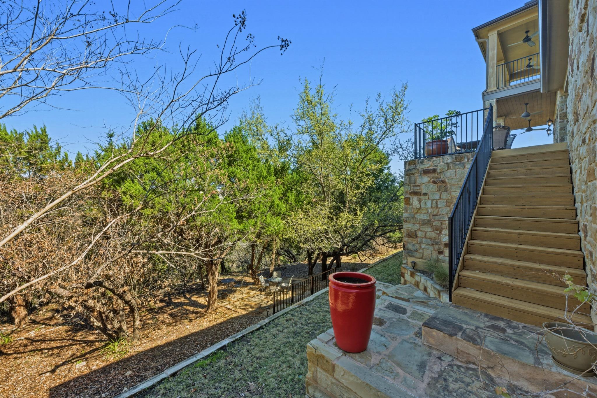 220 Tavish Trl, Lakeway, TX 78738