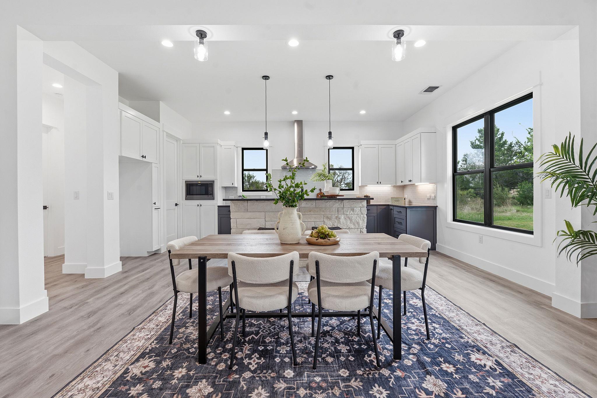 109 Rocky Summit Ct, Spicewood, TX 78669