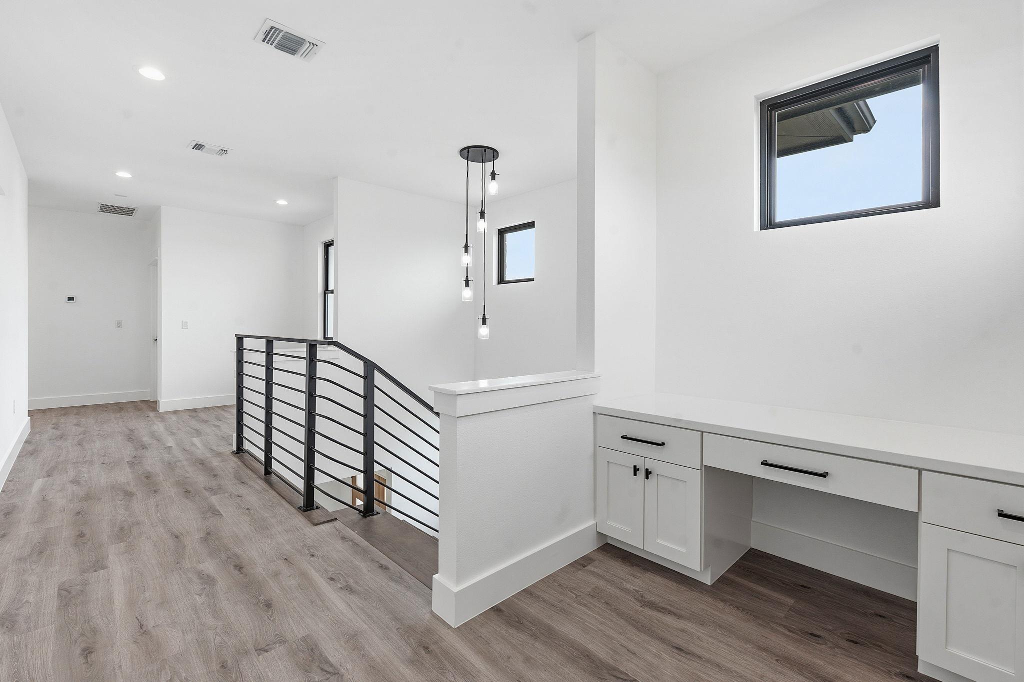 109 Rocky Summit Ct, Spicewood, TX 78669