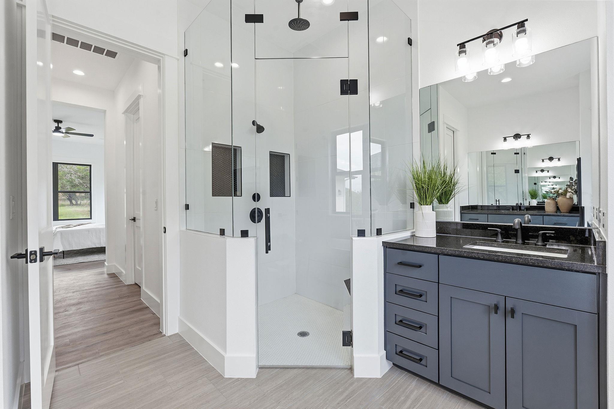 109 Rocky Summit Ct, Spicewood, TX 78669