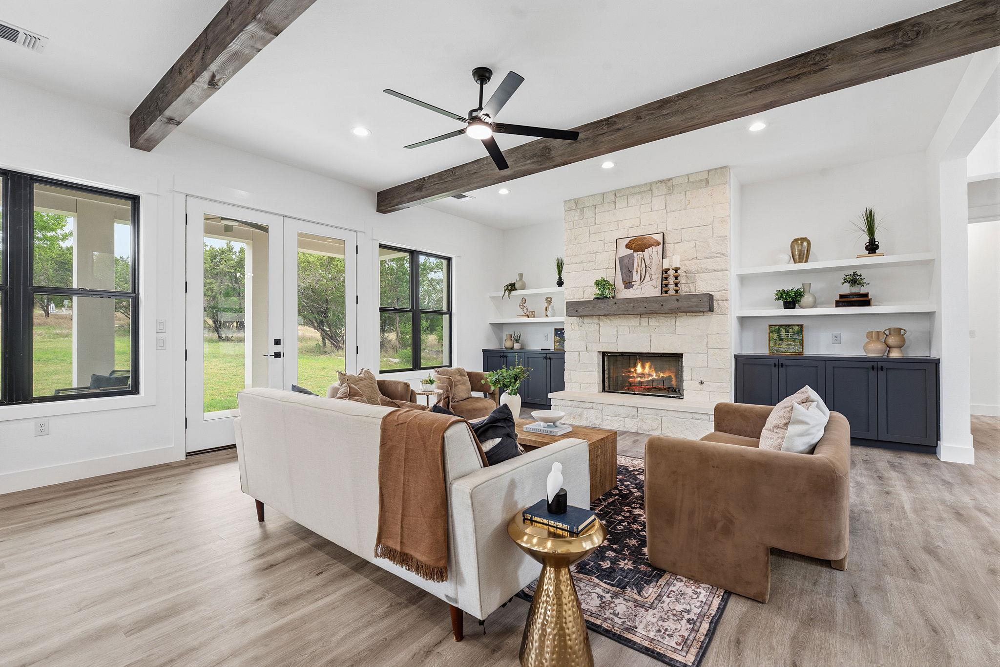 109 Rocky Summit Ct, Spicewood, TX 78669