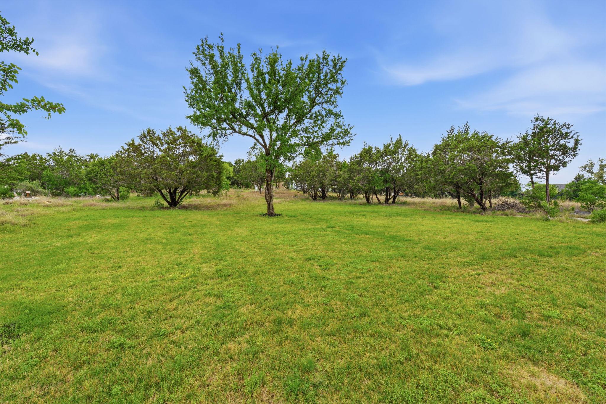 109 Rocky Summit Ct, Spicewood, TX 78669
