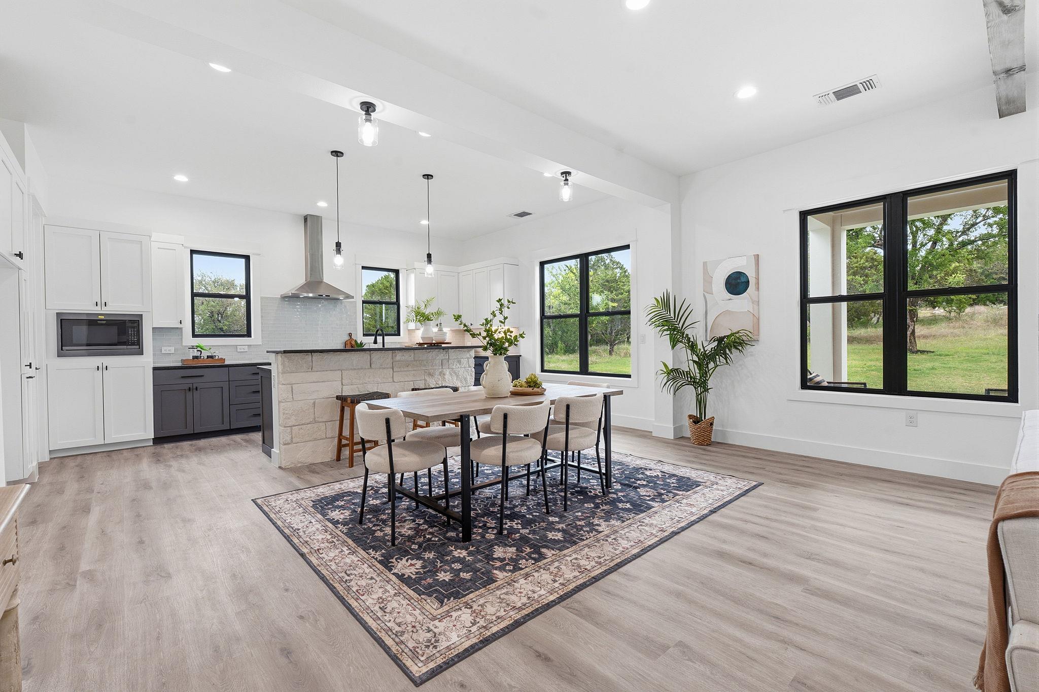 109 Rocky Summit Ct, Spicewood, TX 78669