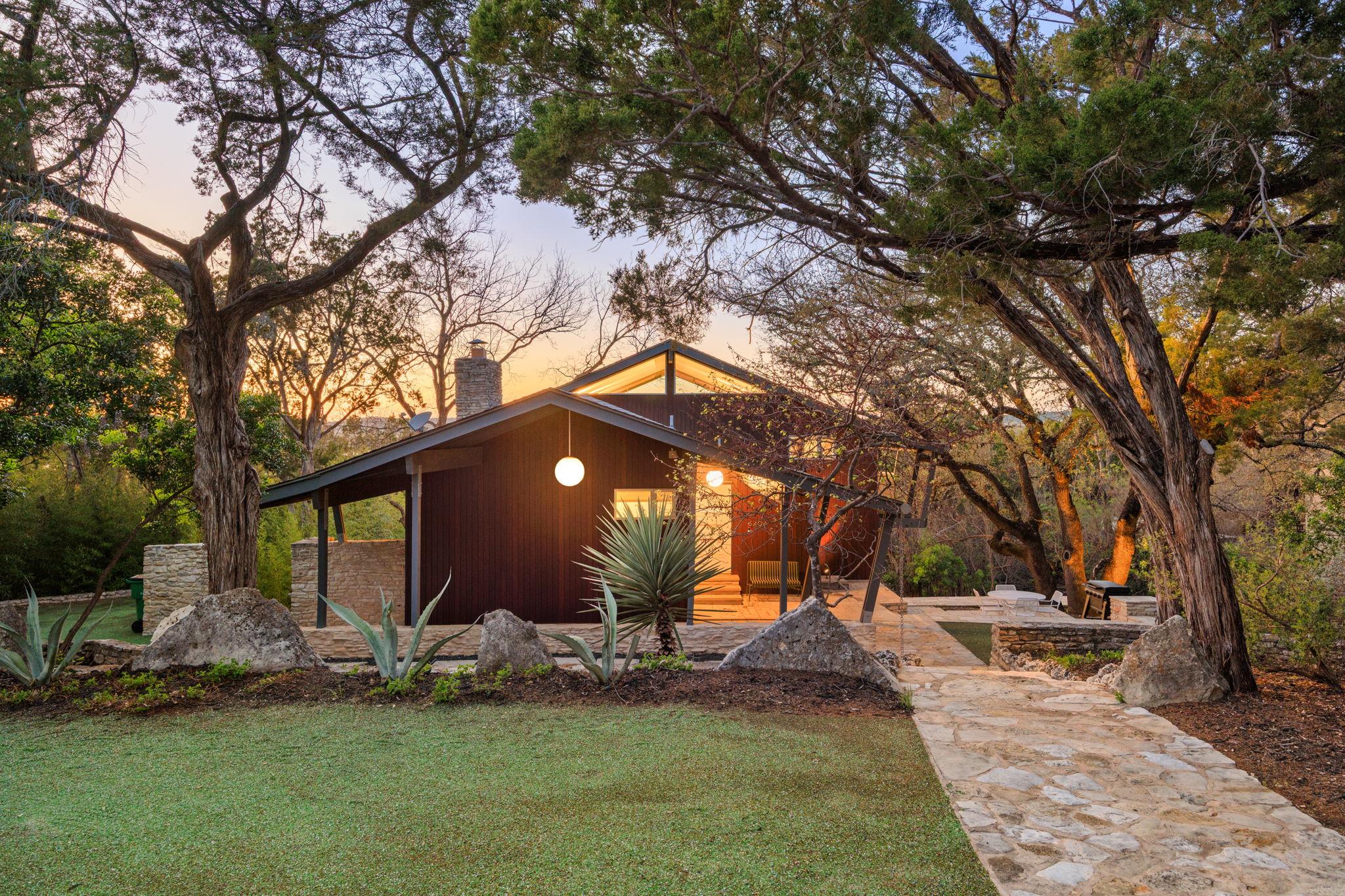 6404 Lakeshore Dr, Lago Vista, TX 78645