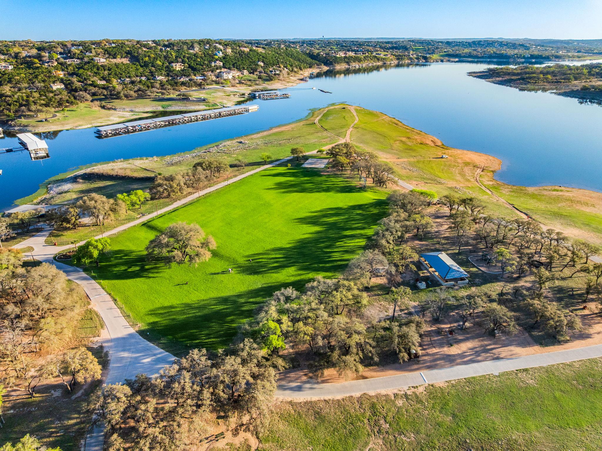 6404 Lakeshore Dr, Lago Vista, TX 78645