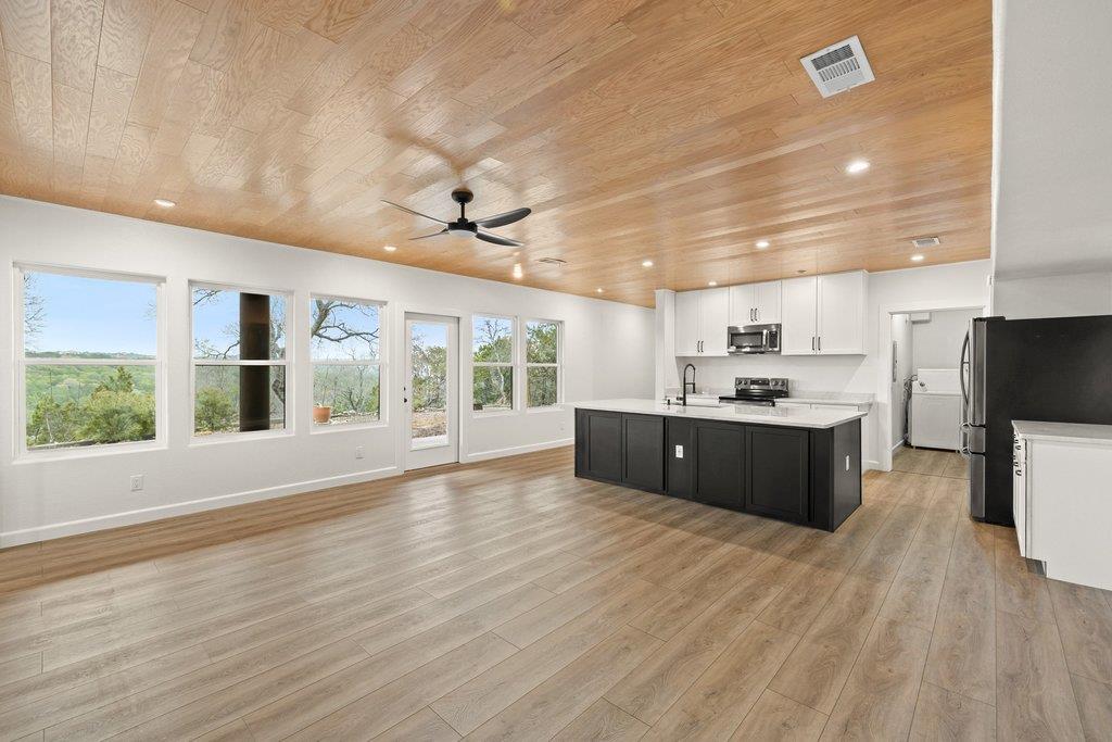 17708 North St, Lago Vista, TX 78645