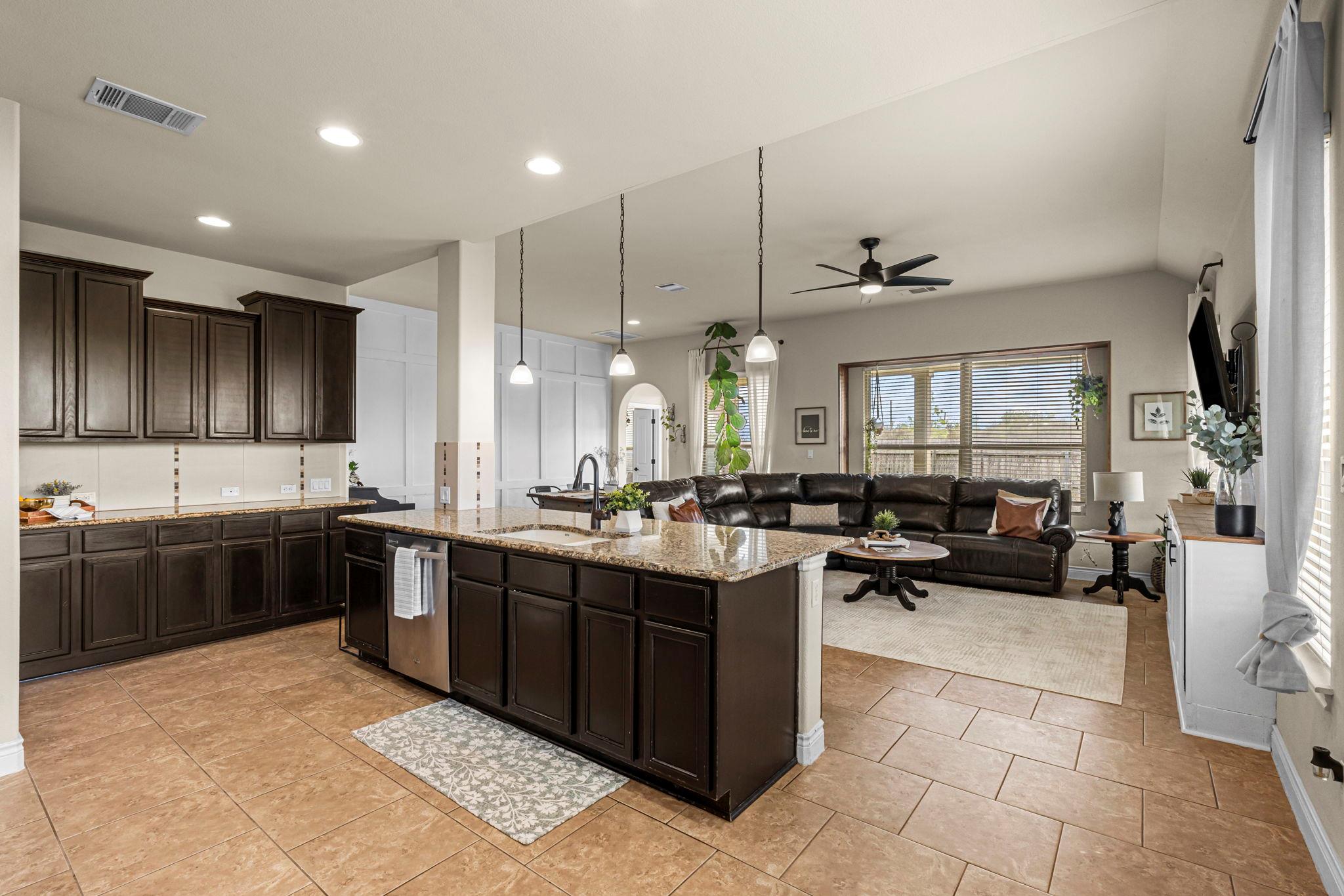 181 Summer Night Cv, Buda, TX 78610