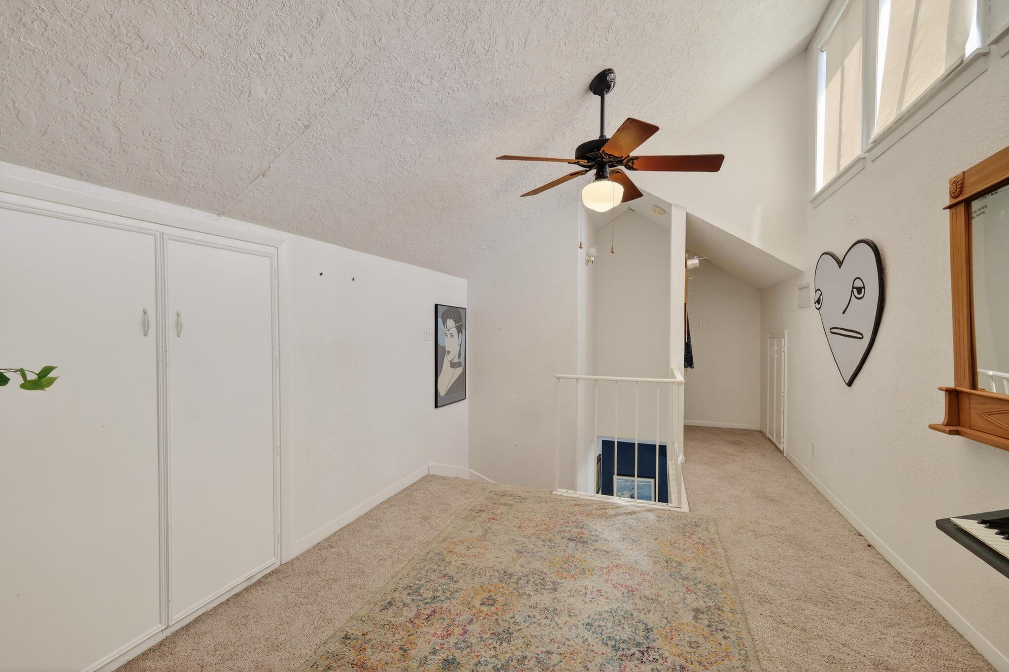 12 Creekwood Dr, Schulenburg, TX 78956