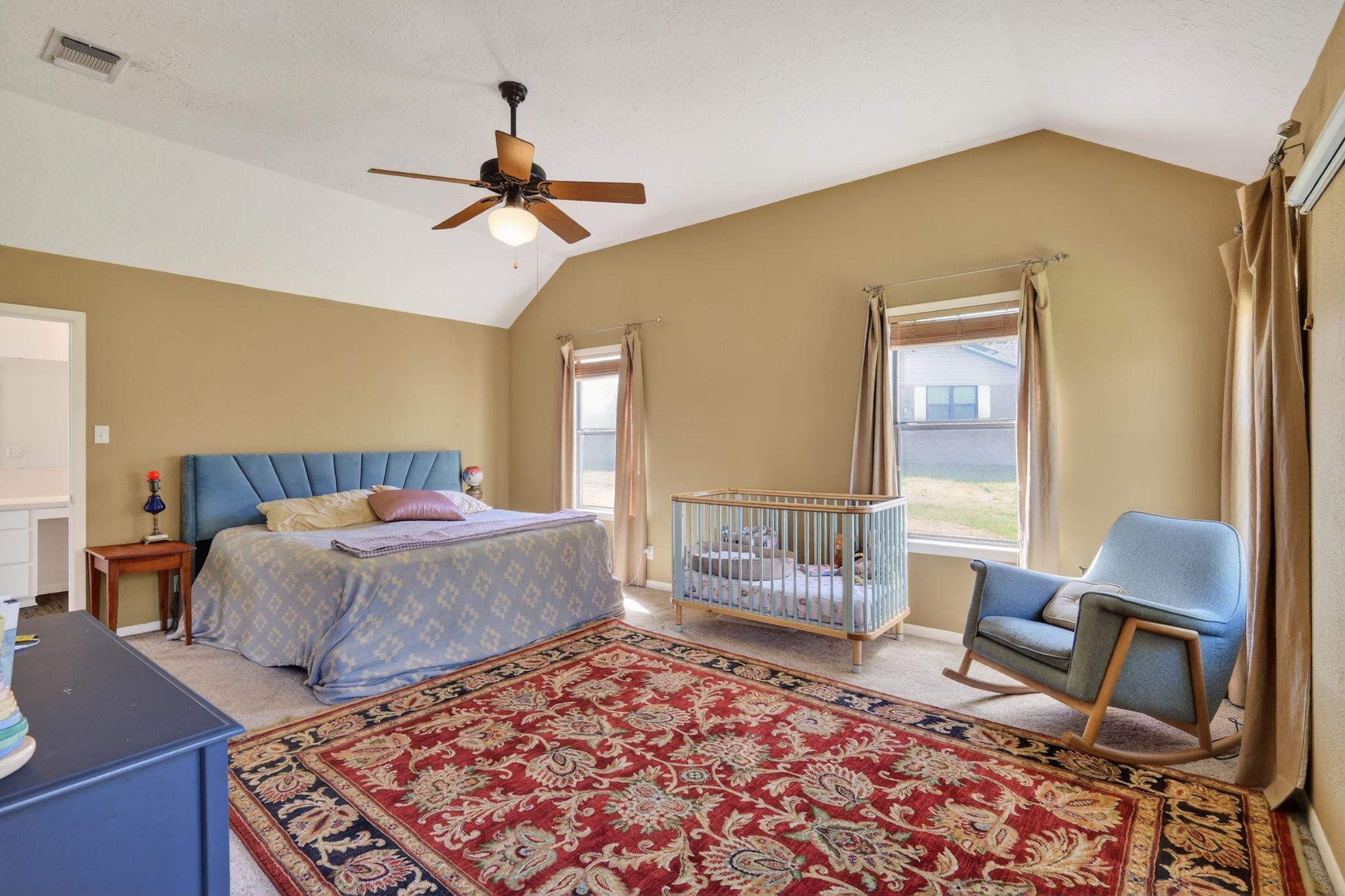 12 Creekwood Dr, Schulenburg, TX 78956