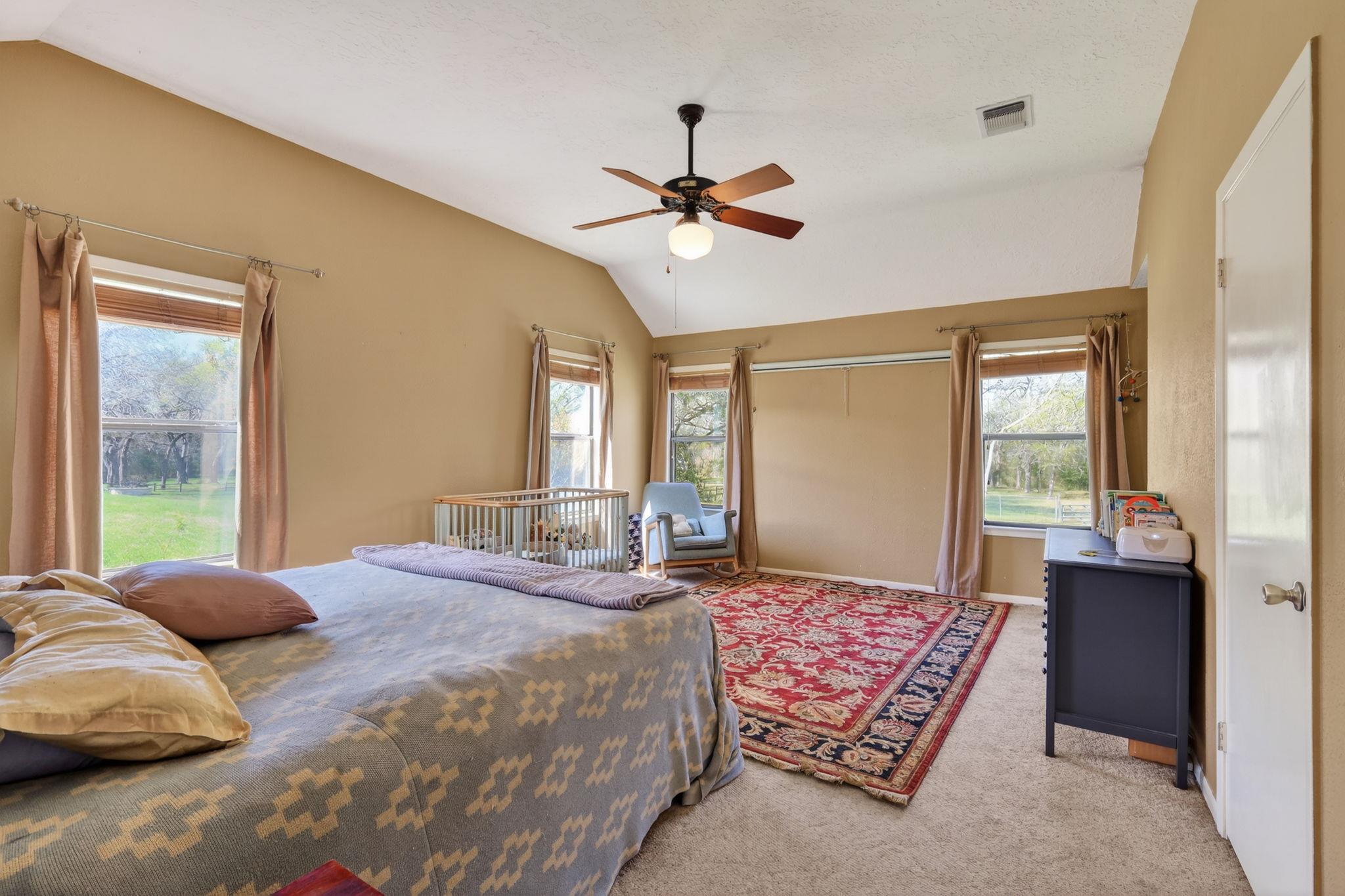 12 Creekwood Dr, Schulenburg, TX 78956