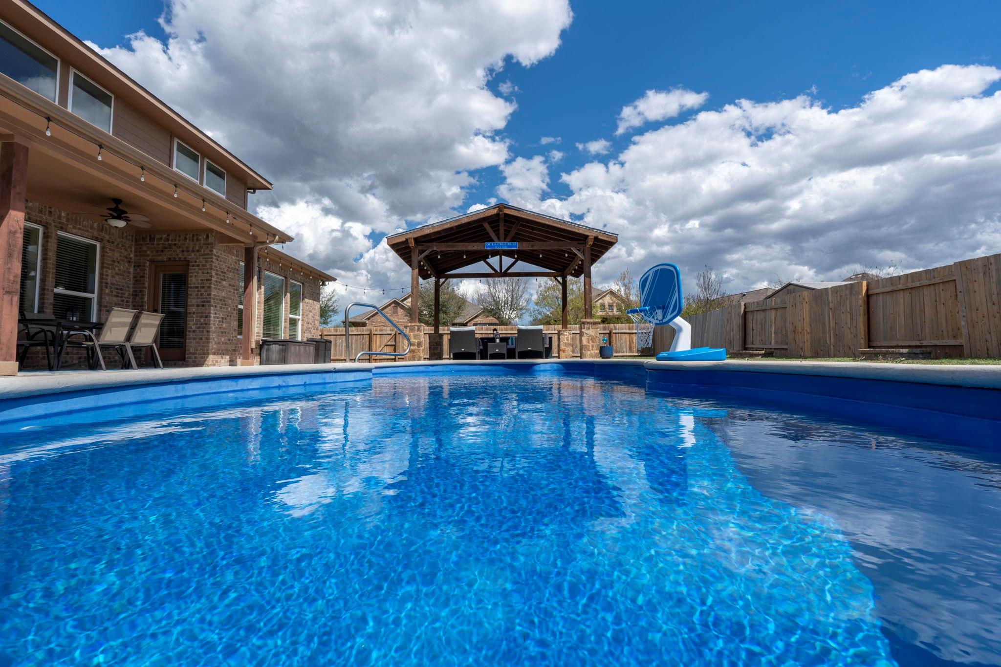 240 Parkrose Dr, Buda, TX 78610