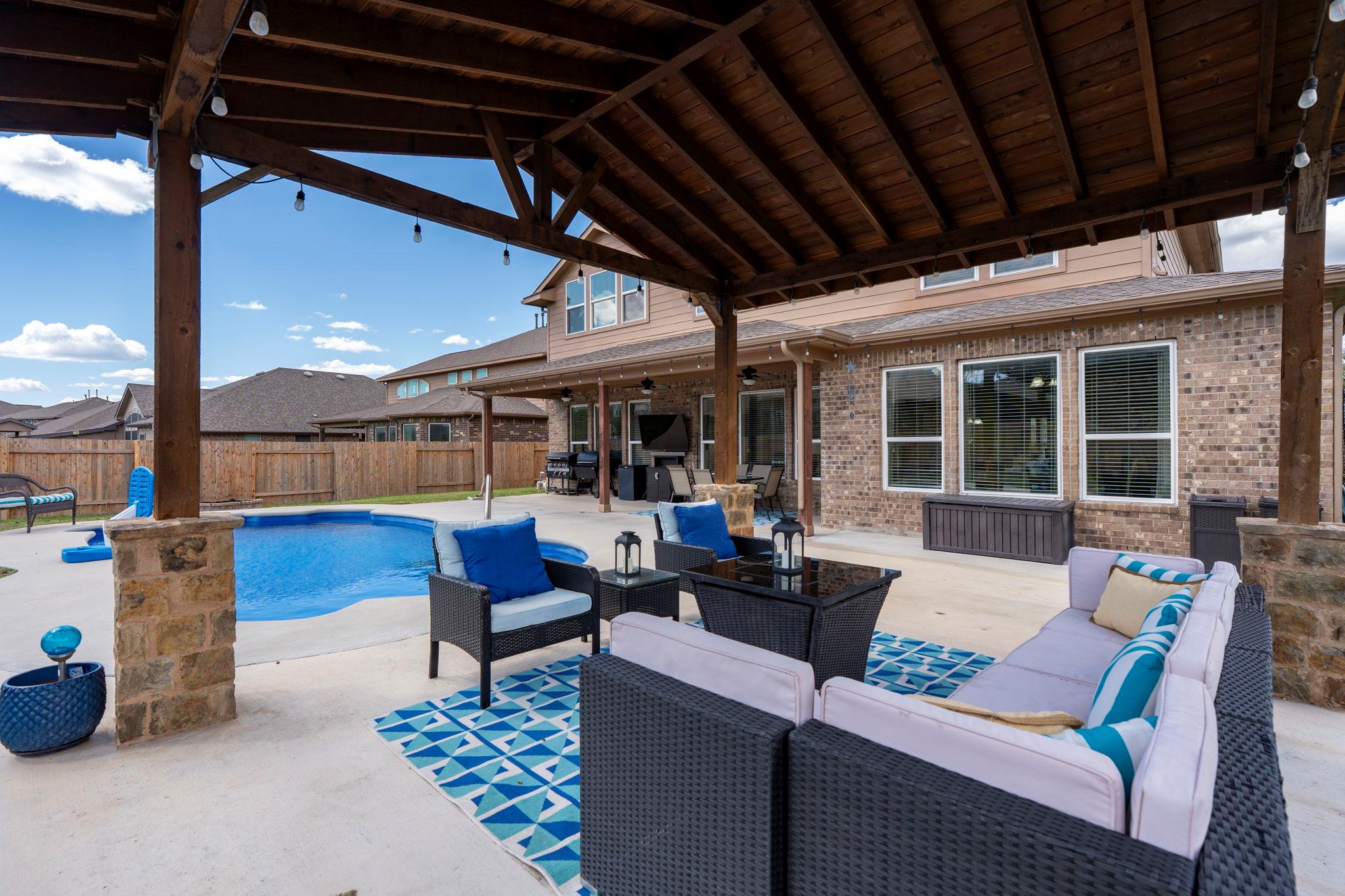 240 Parkrose Dr, Buda, TX 78610