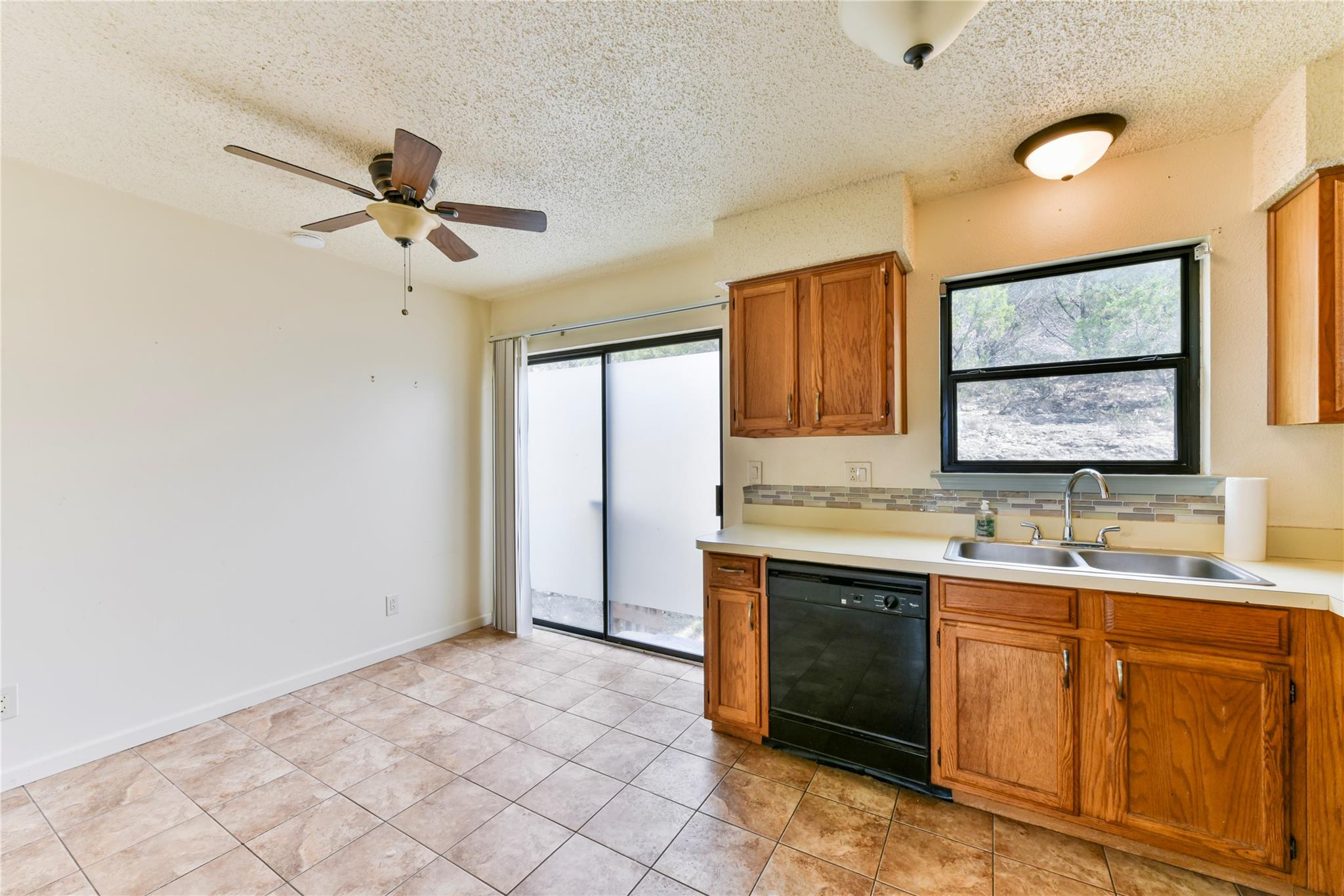 21459 Coyote Trl # 2, Leander, TX 78645