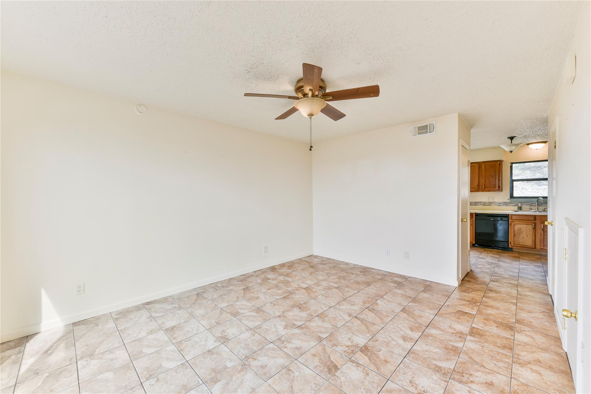 21459 Coyote Trl # 2, Leander, TX 78645