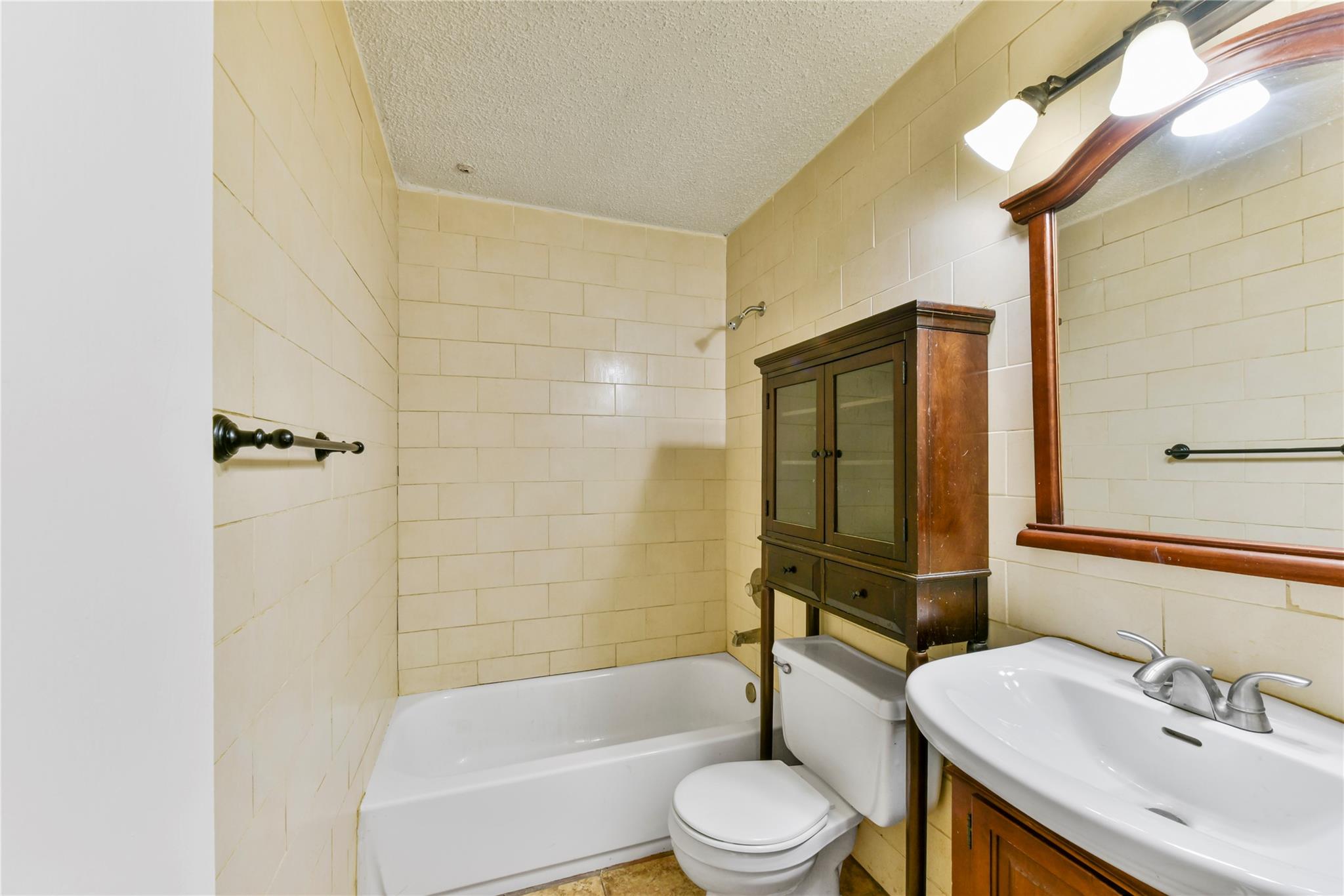 21459 Coyote Trl # 2, Leander, TX 78645