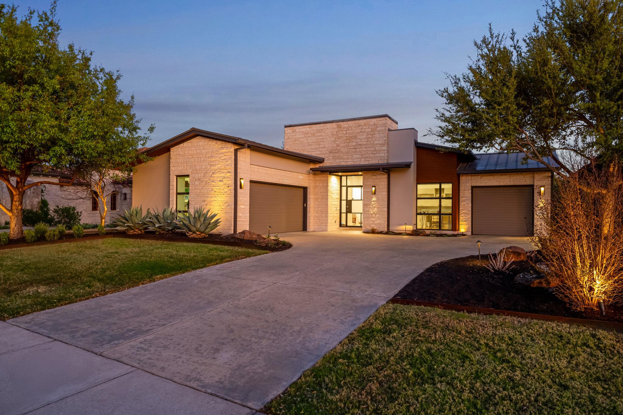 8221 Carranzo Dr, Austin, TX 78735