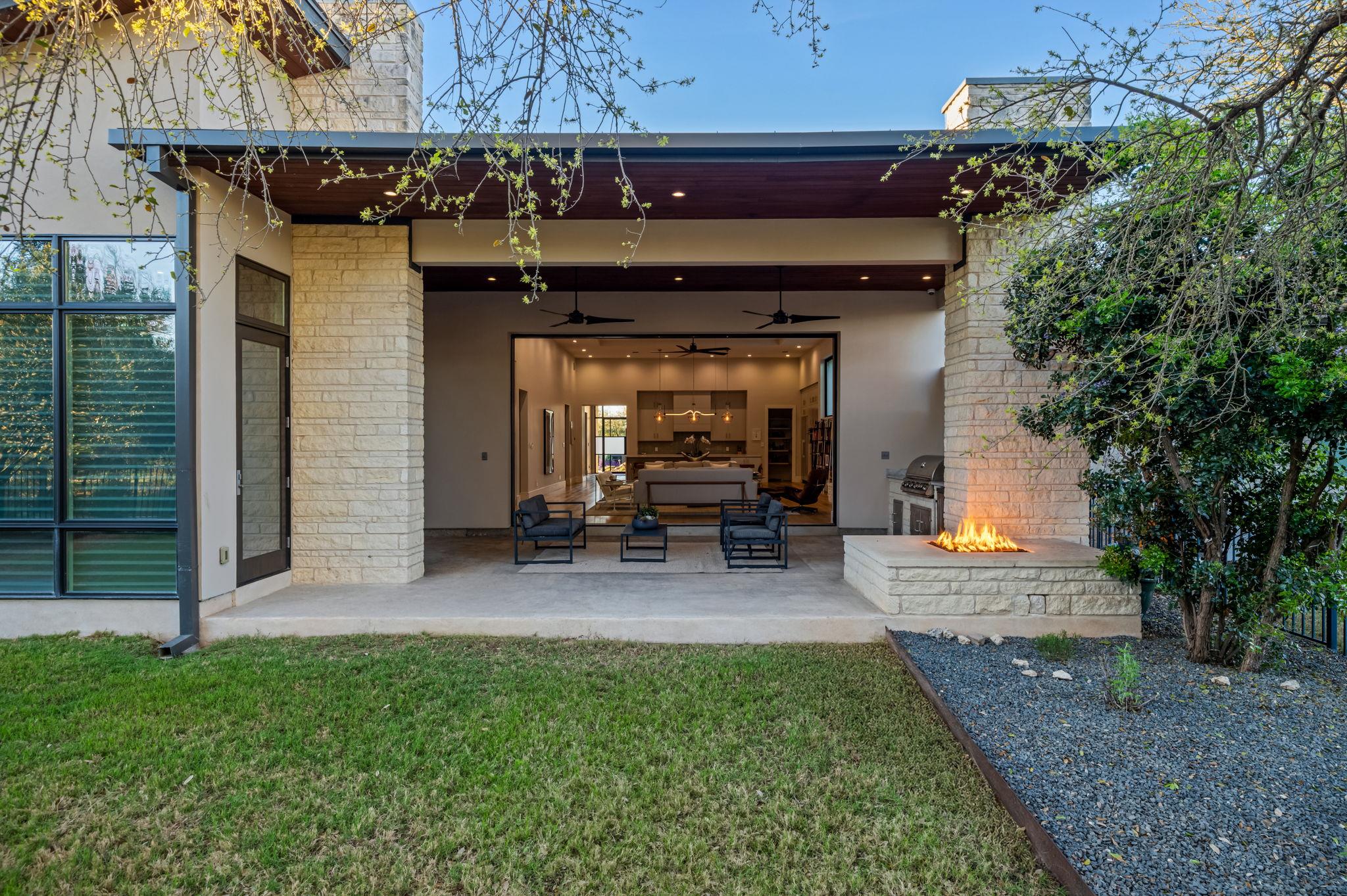 8221 Carranzo Dr, Austin, TX 78735