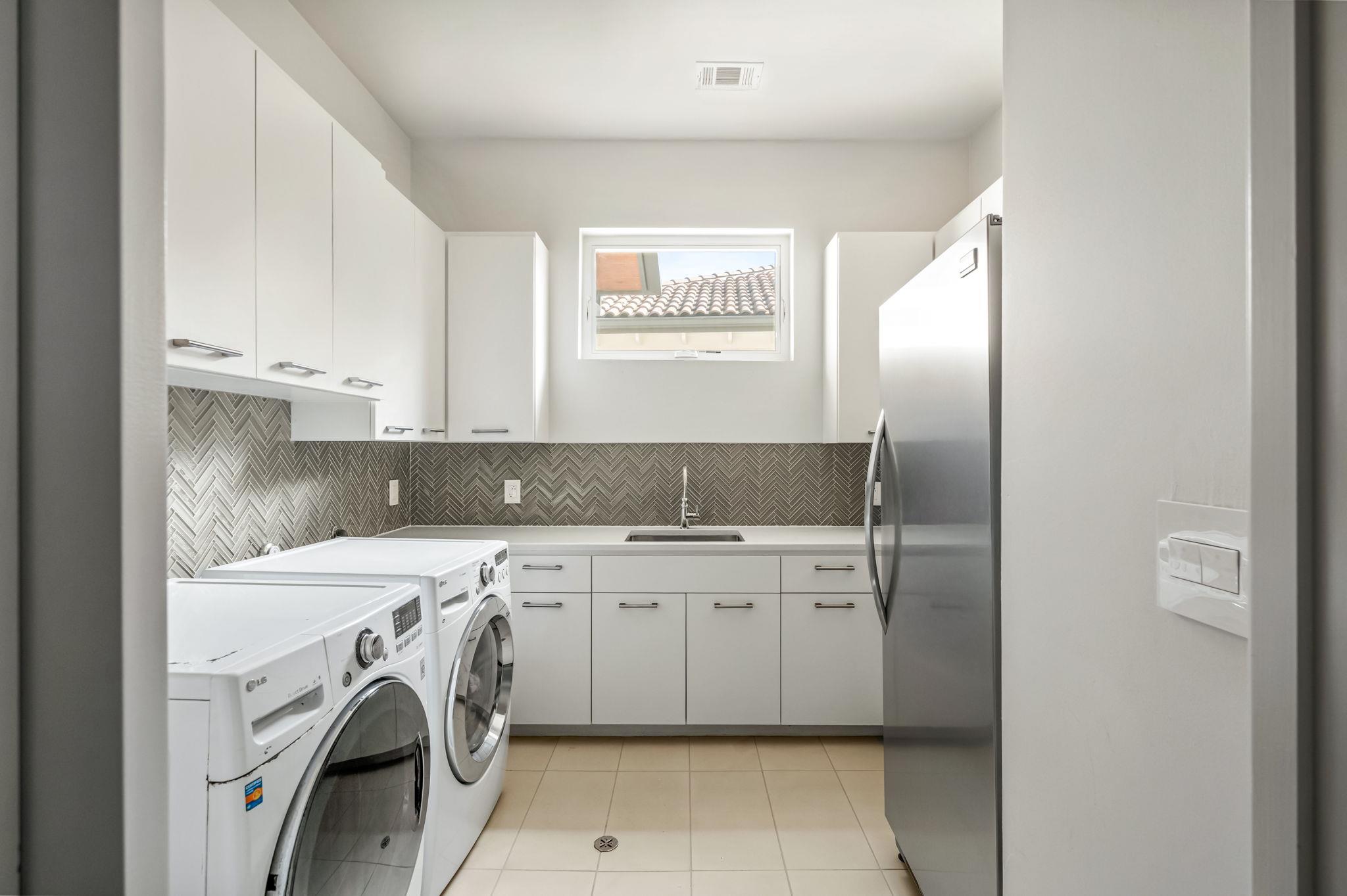 8221 Carranzo Dr, Austin, TX 78735