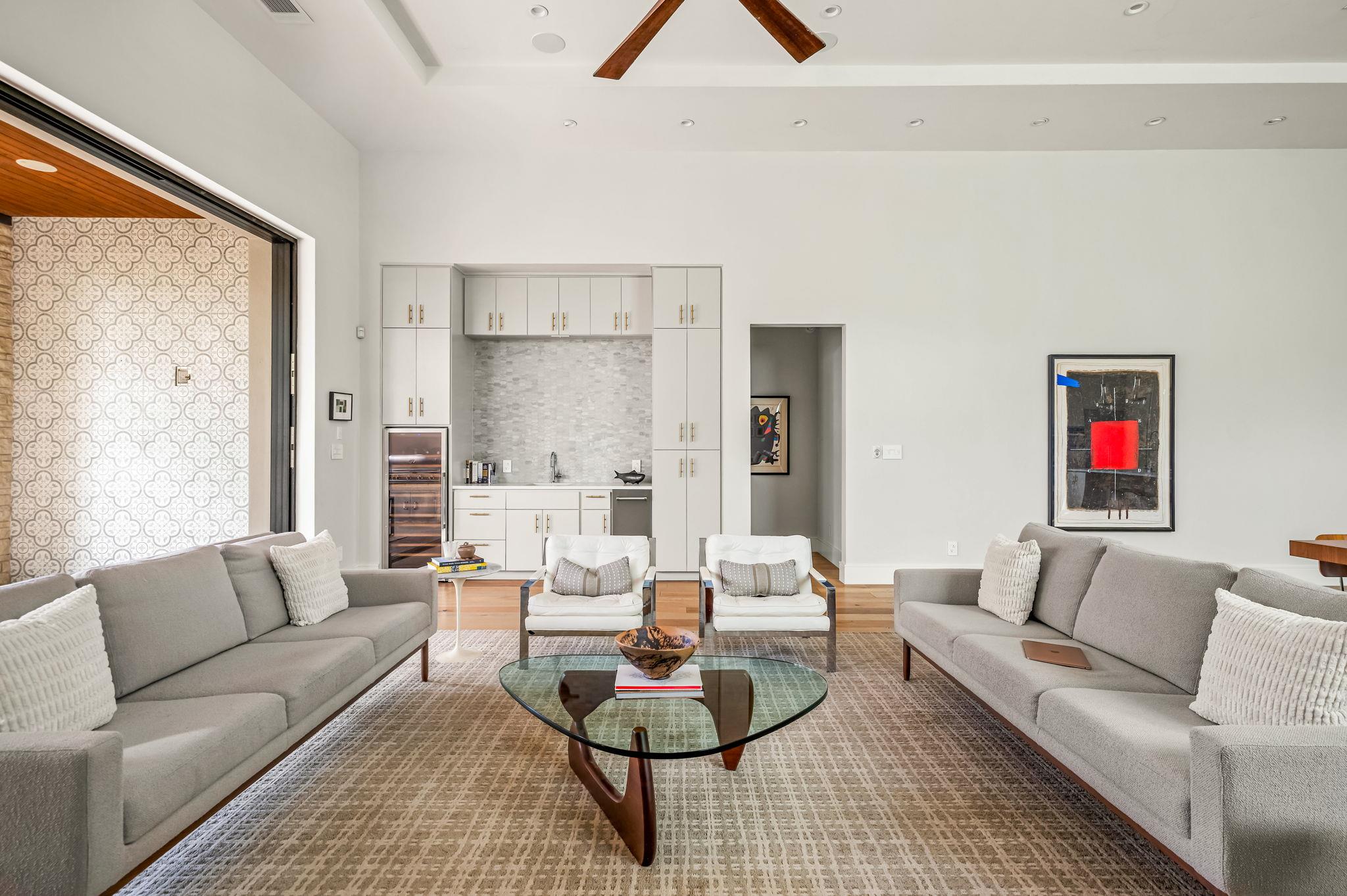 8221 Carranzo Dr, Austin, TX 78735