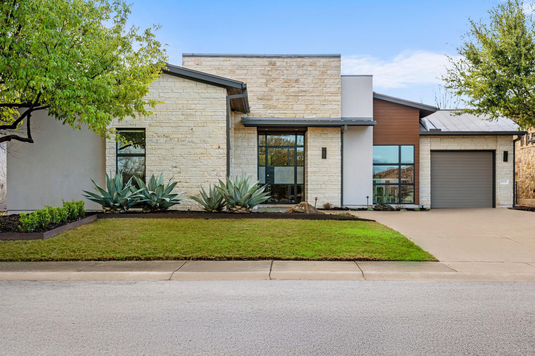 8221 Carranzo Dr, Austin, TX 78735