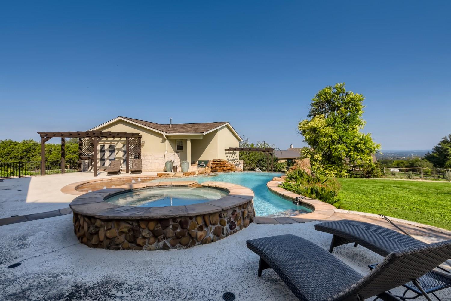 3900 Peak Lookout Dr, Austin, TX 78738