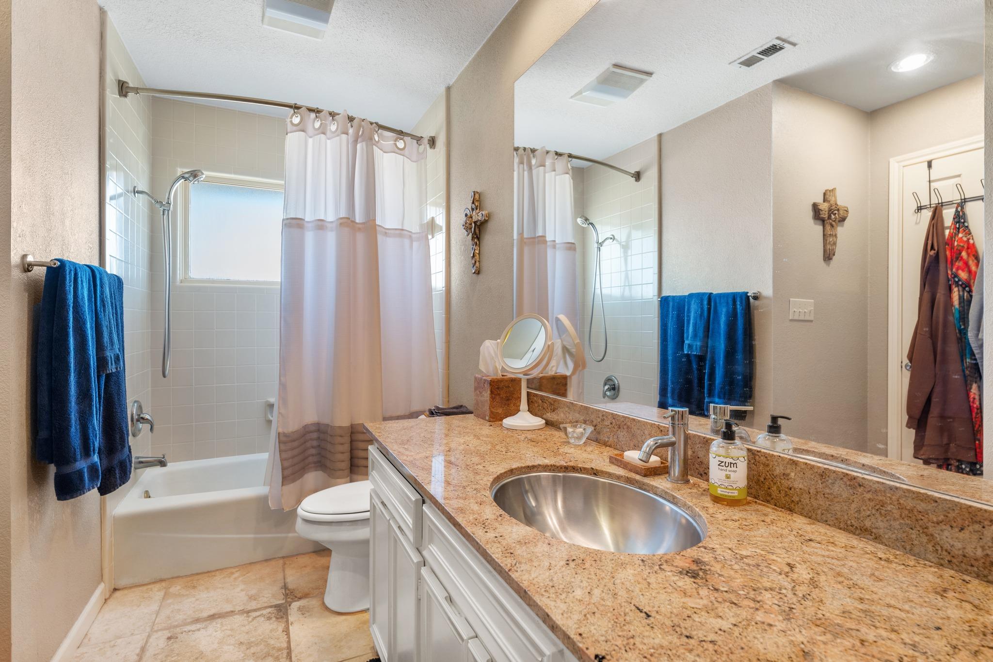 604 Rolling Green Dr, Lakeway, TX 78734